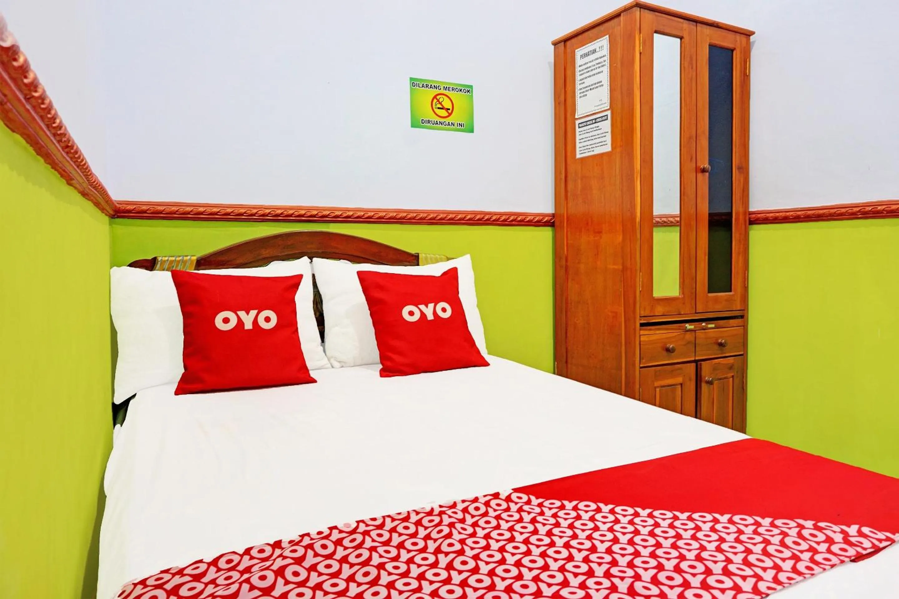 Bedroom, Bed in Hotel O Noril Haromain Homestay Syariah