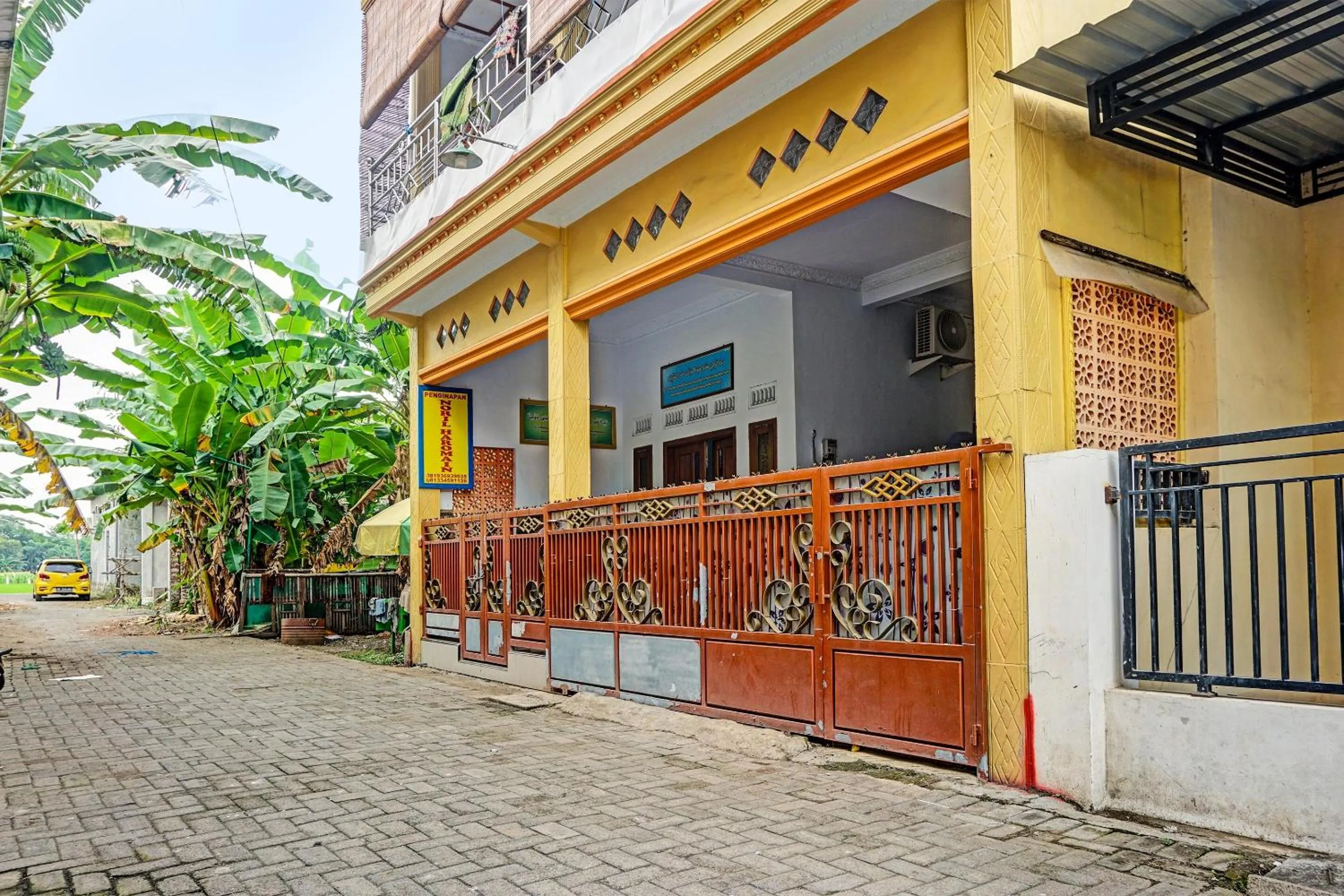 Facade/entrance in Hotel O Noril Haromain Homestay Syariah