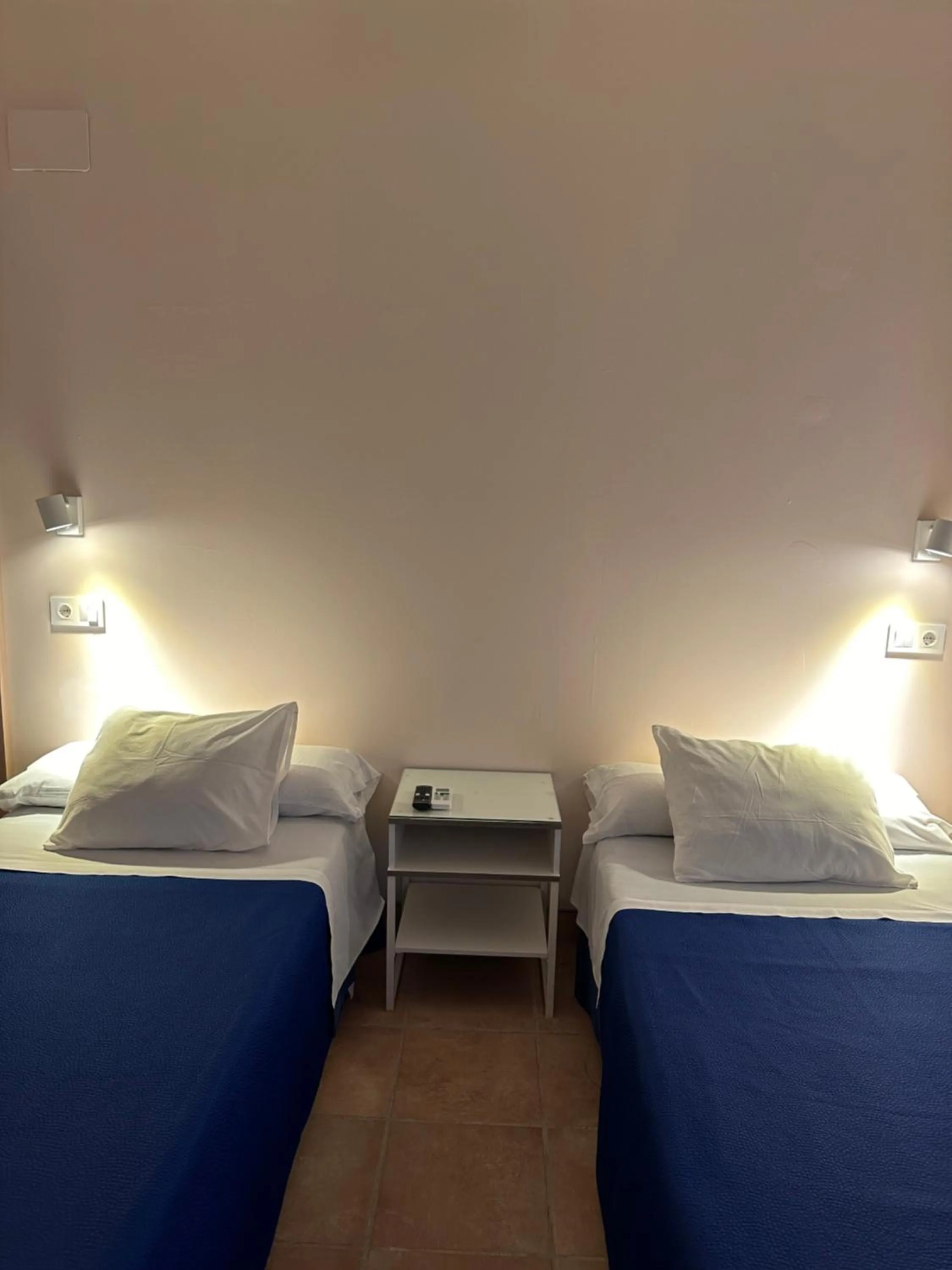 Bed in Hostal Moscatel