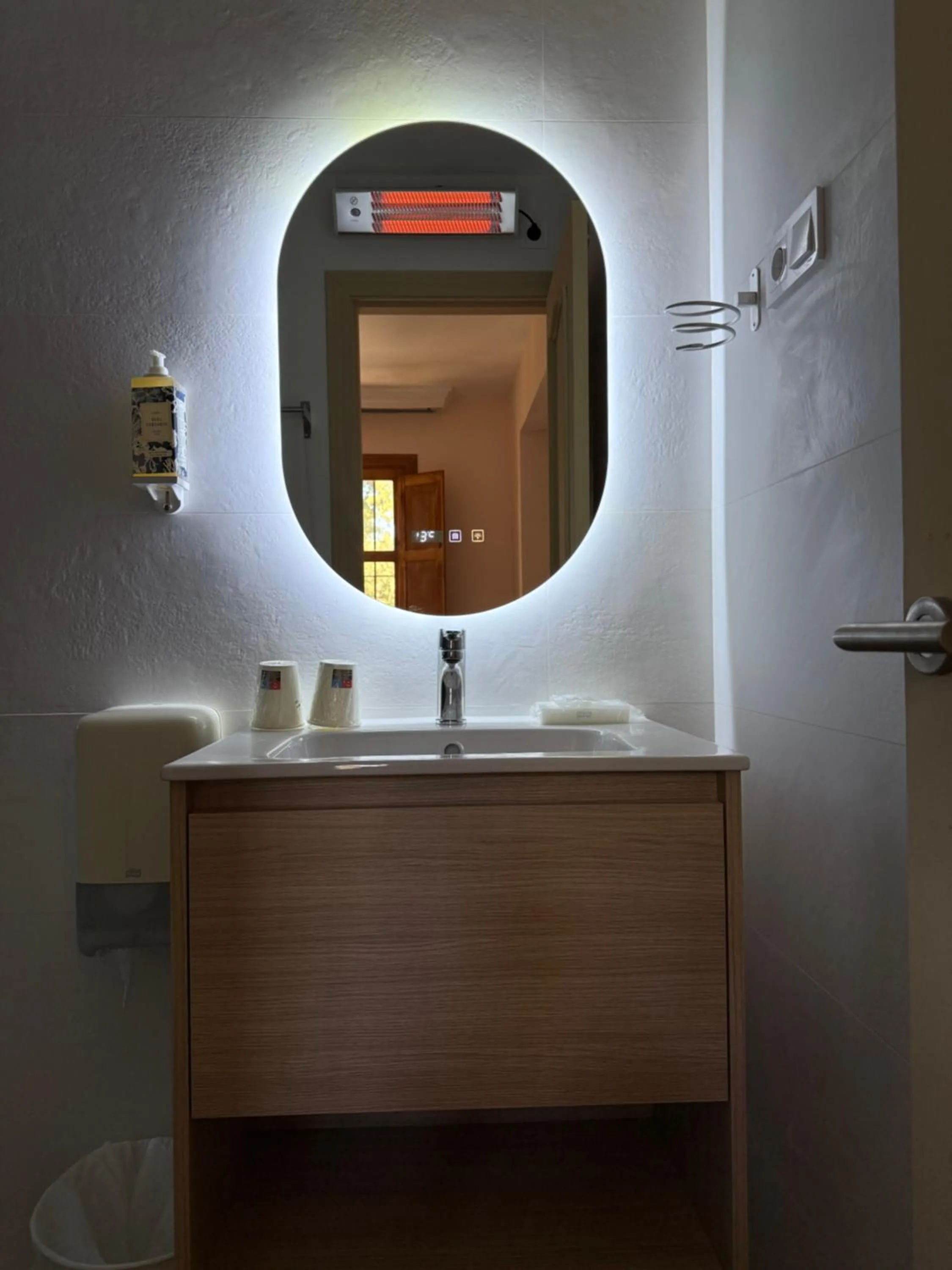 Bathroom in Hostal Moscatel