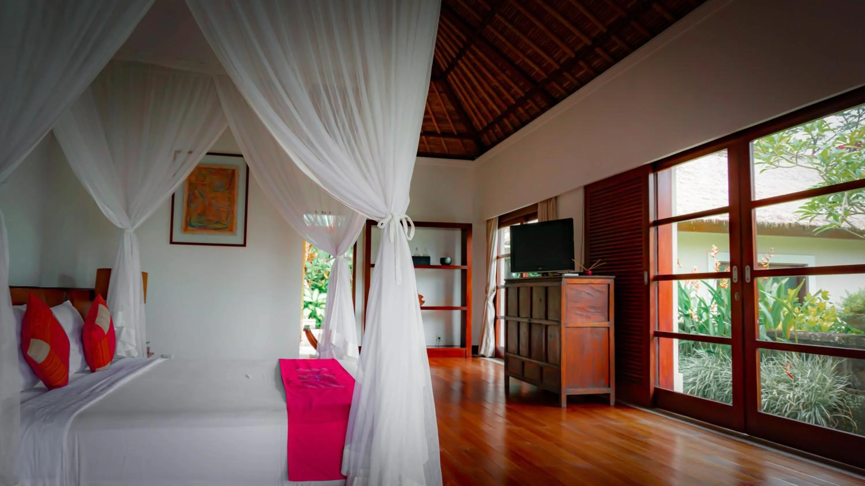 TV and multimedia in The Lotus Residence by Amerta Experience