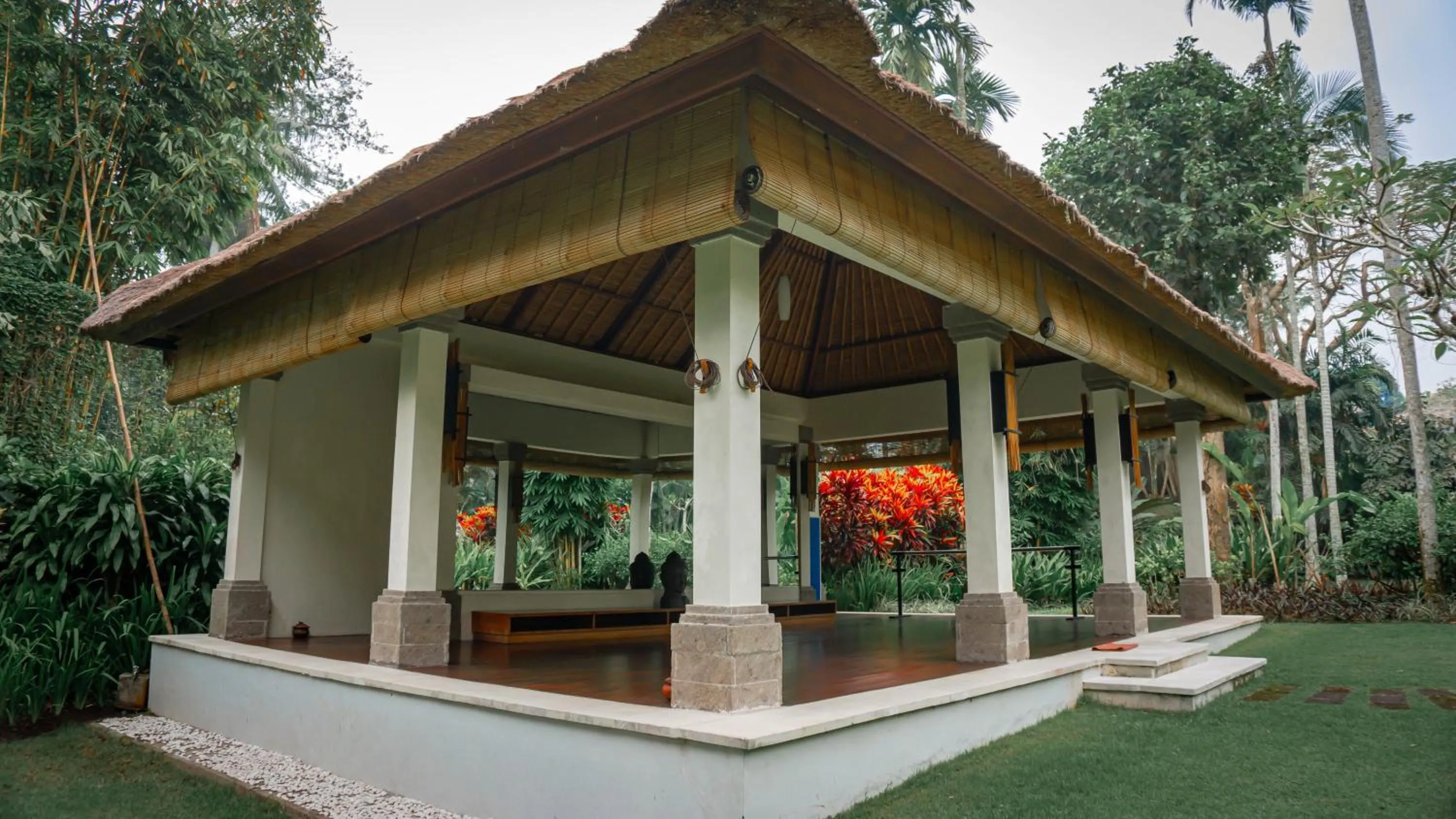 Patio in The Lotus Residence by Amerta Experience