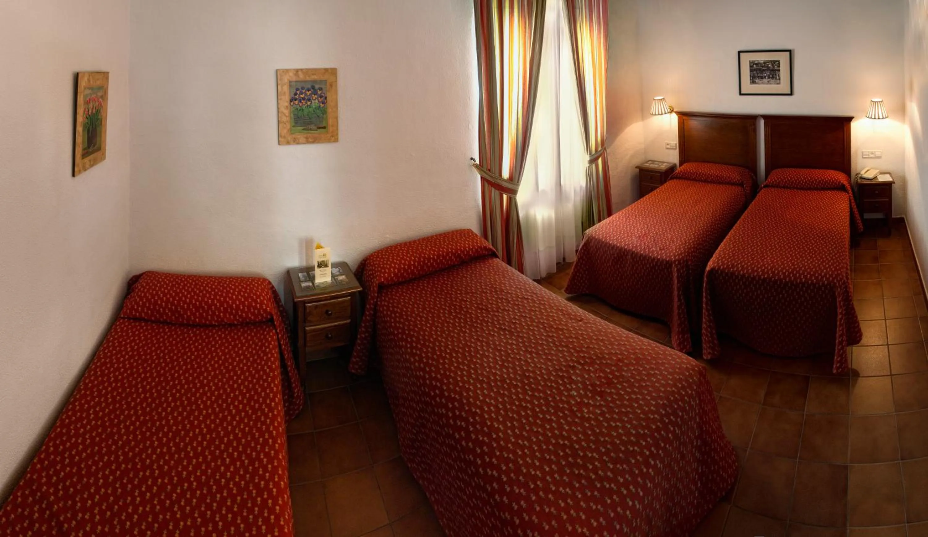 Quadruple Room in Hotel Los Olivos