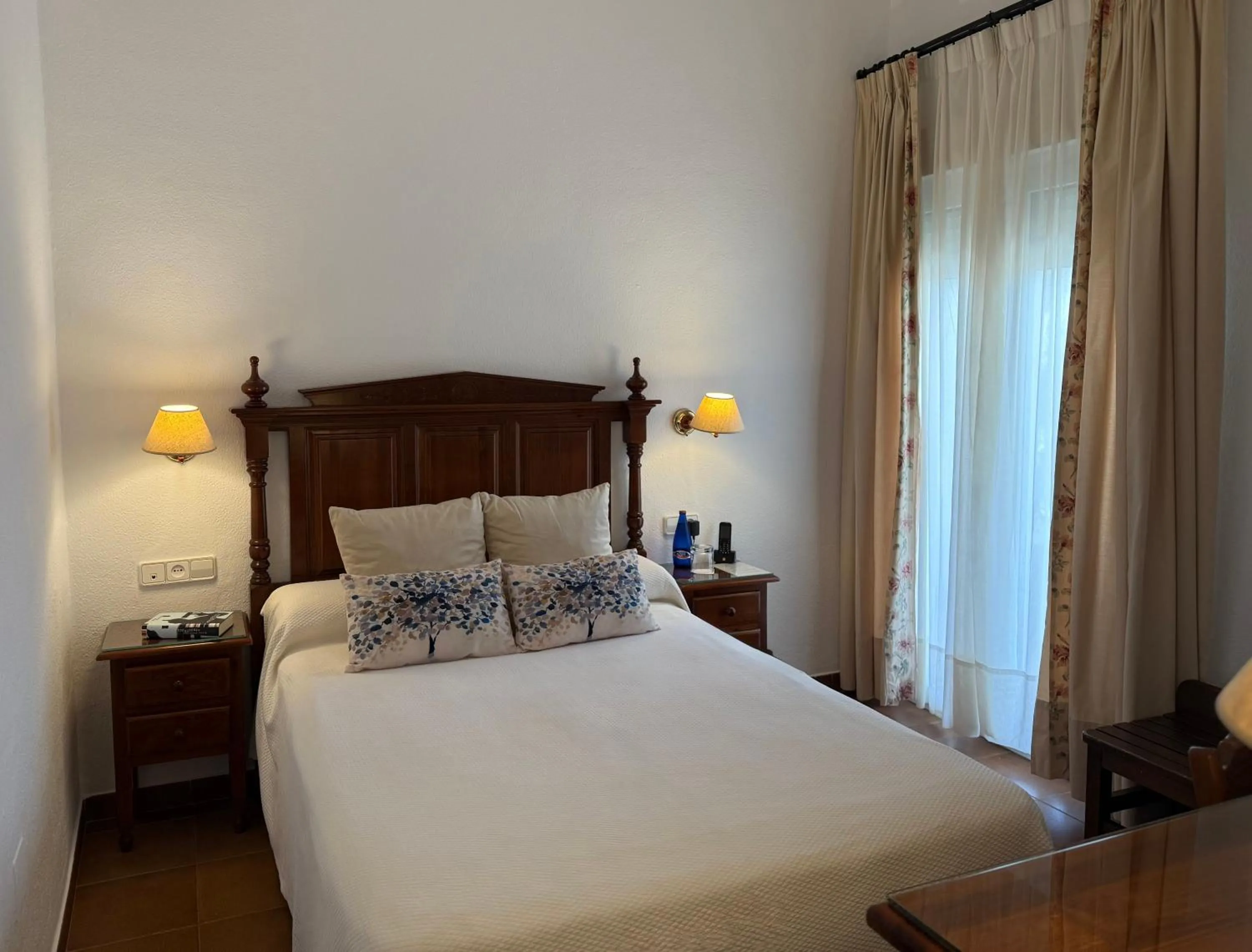 Decorative detail, Bed in Hotel Los Olivos