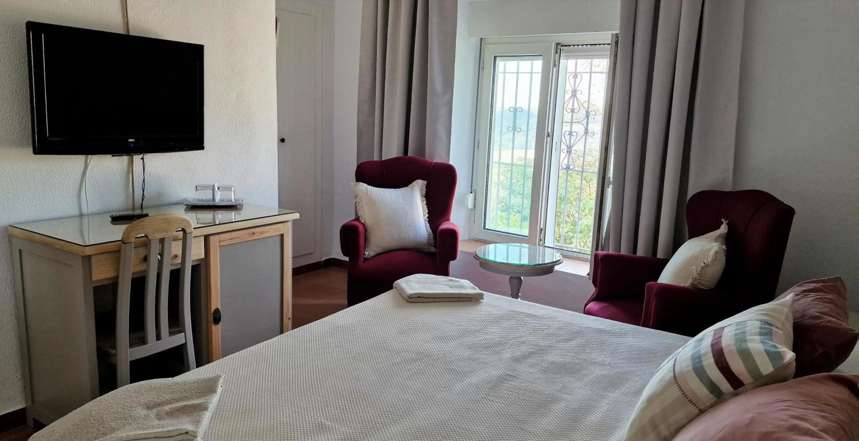 Bedroom, Bed in Hotel Los Olivos