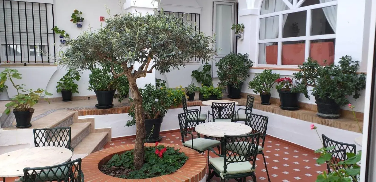 Property building in Hotel Los Olivos Property building in Hotel Los Olivos