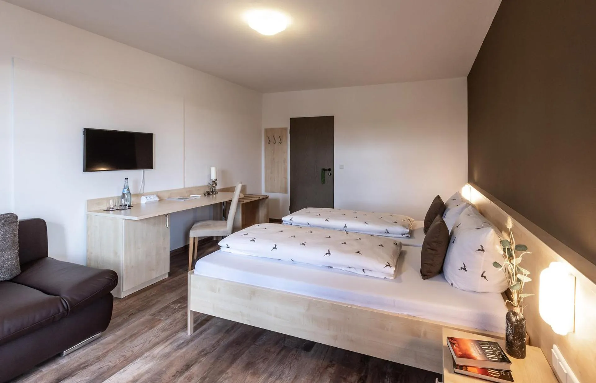 TV and multimedia, Bed in Brauereigasthof Hofmark