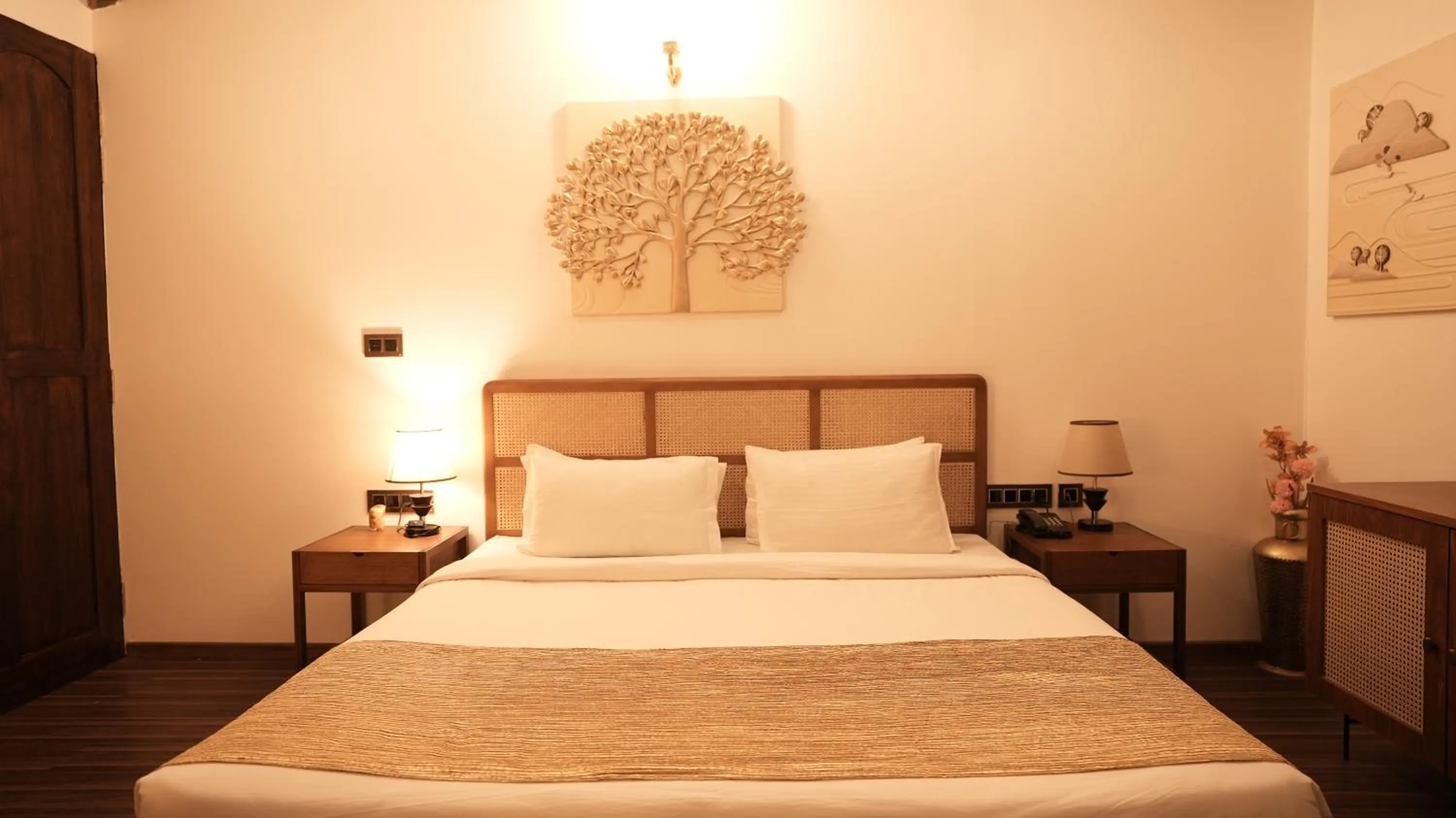 Bed in Prive by Whiteflower