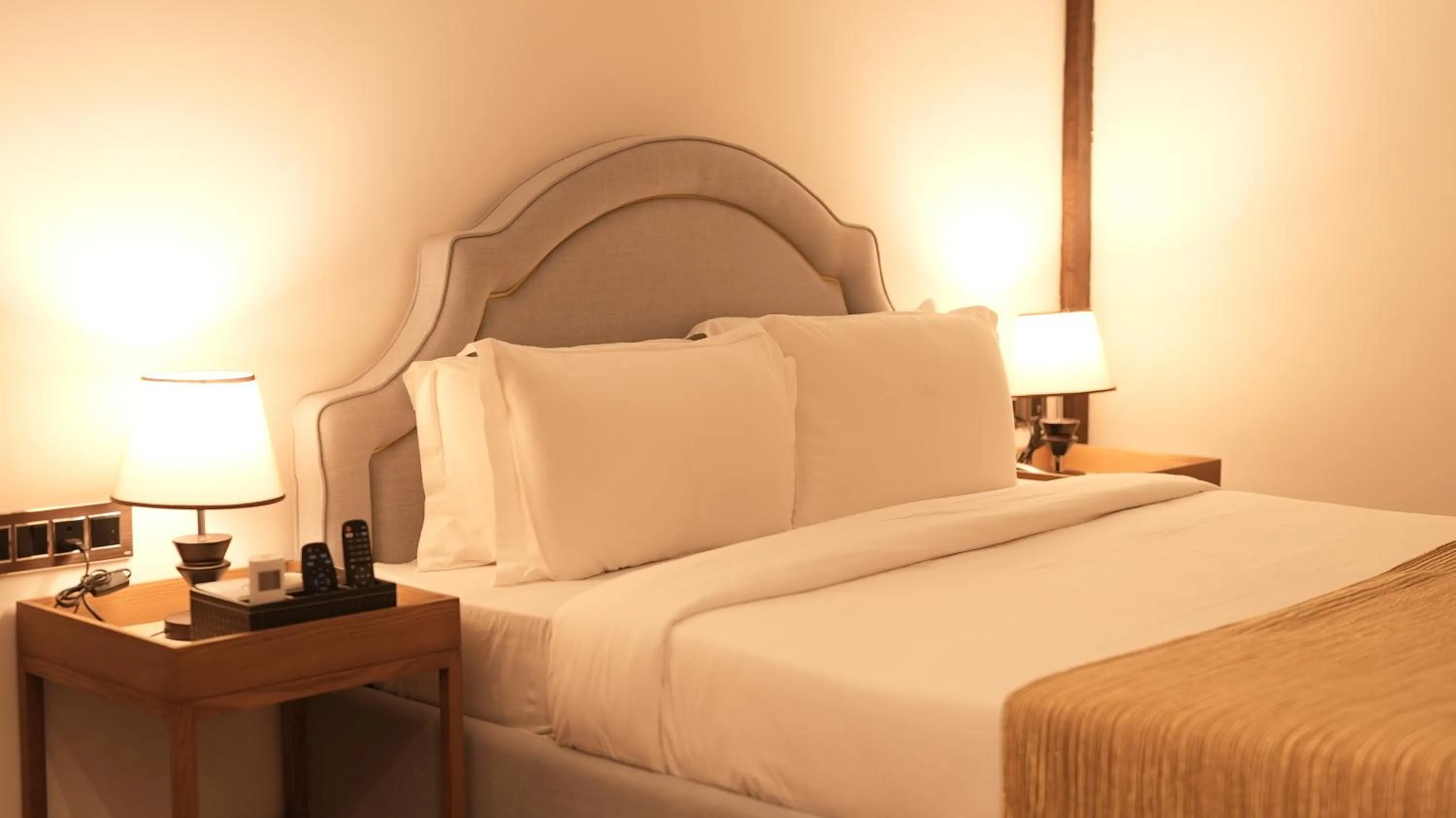 Bed in Prive by Whiteflower