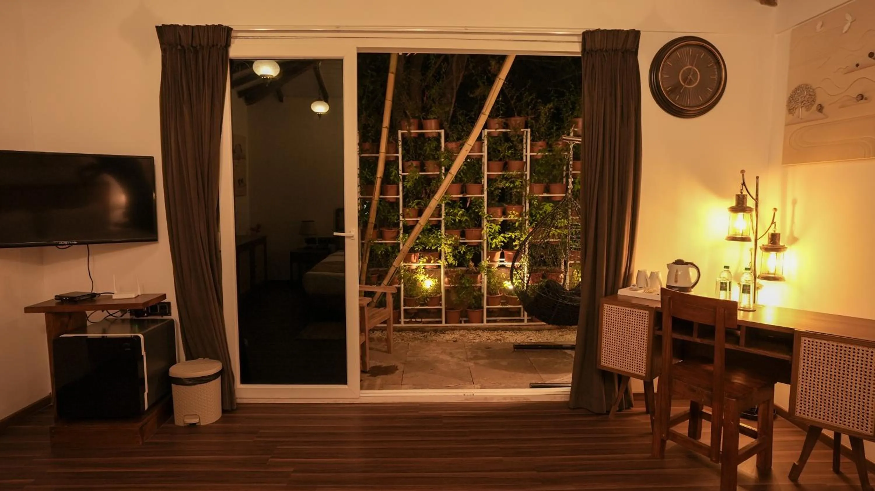 TV and multimedia in Prive by Whiteflower