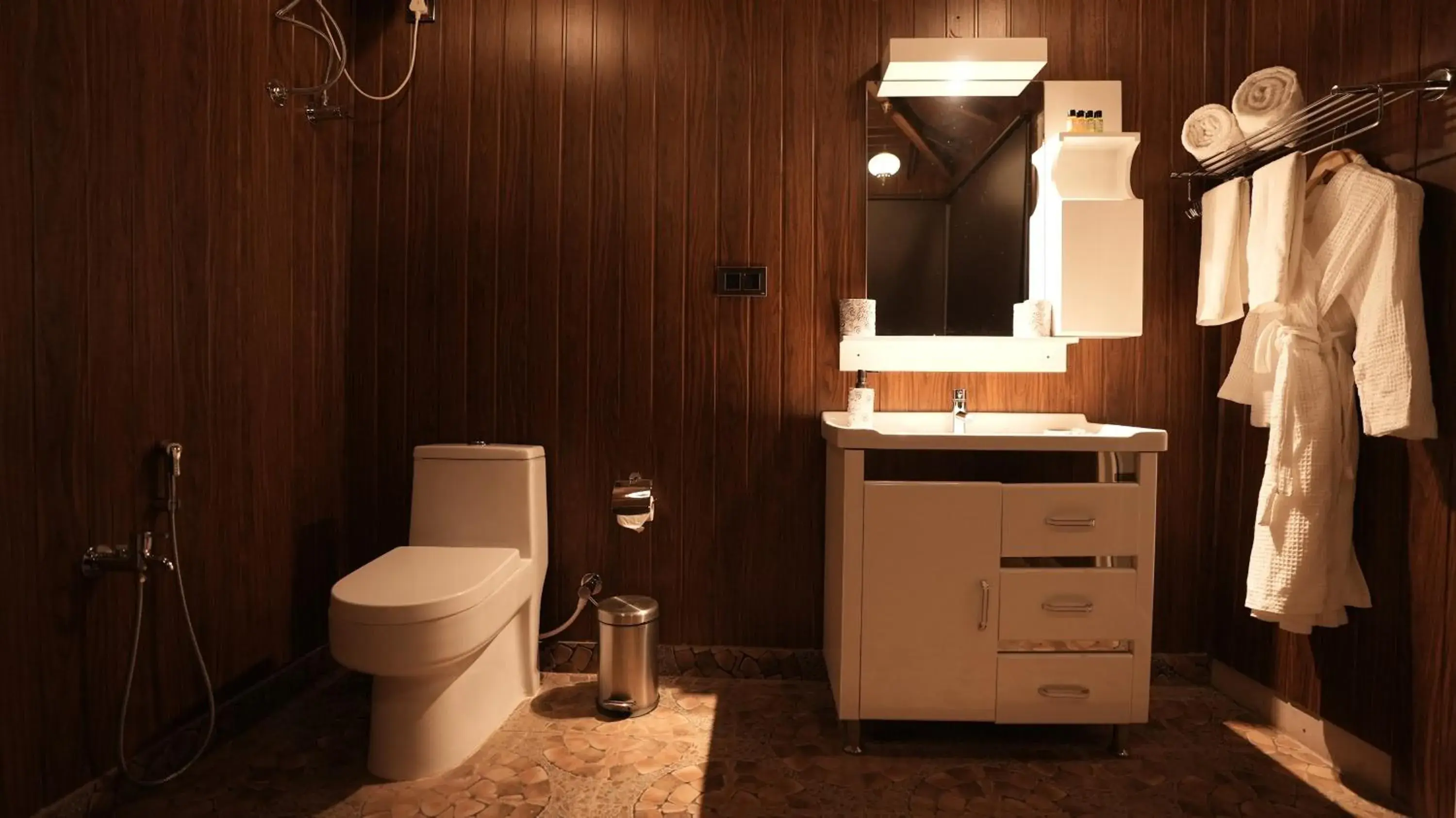 Shower in Prive by Whiteflower Shower in Prive by Whiteflower