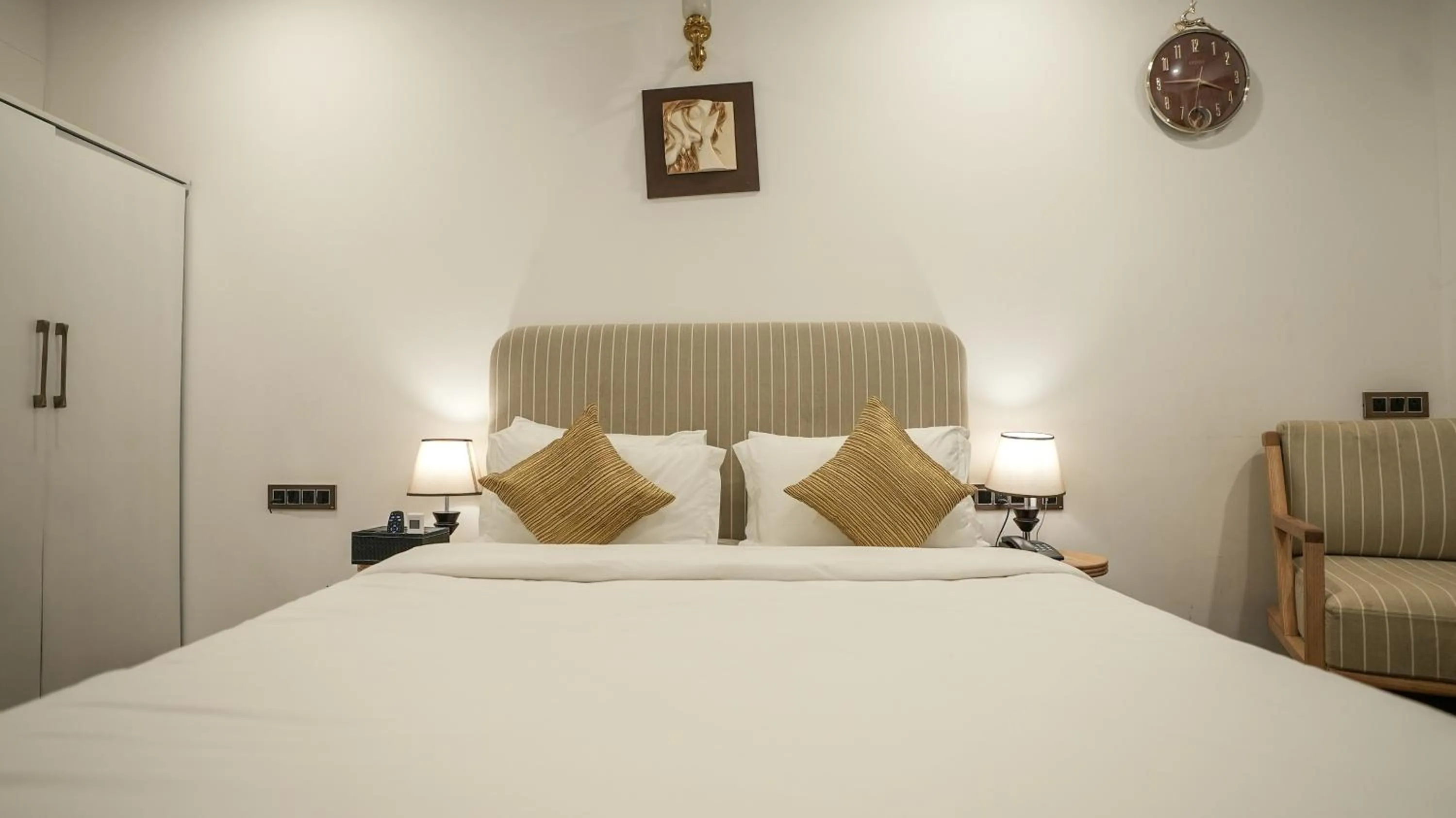 Bed in Prive by Whiteflower