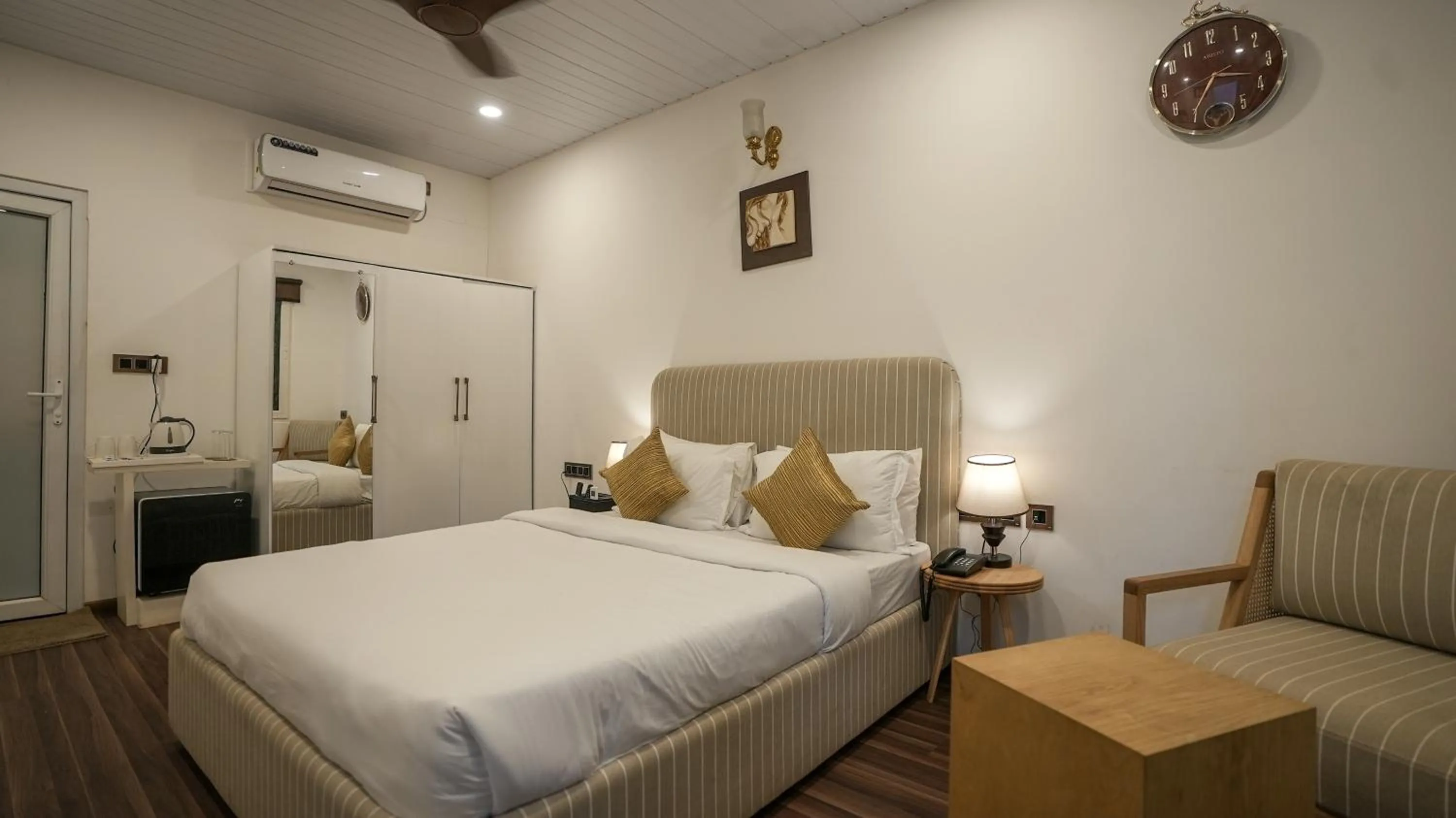 Bed in Prive by Whiteflower