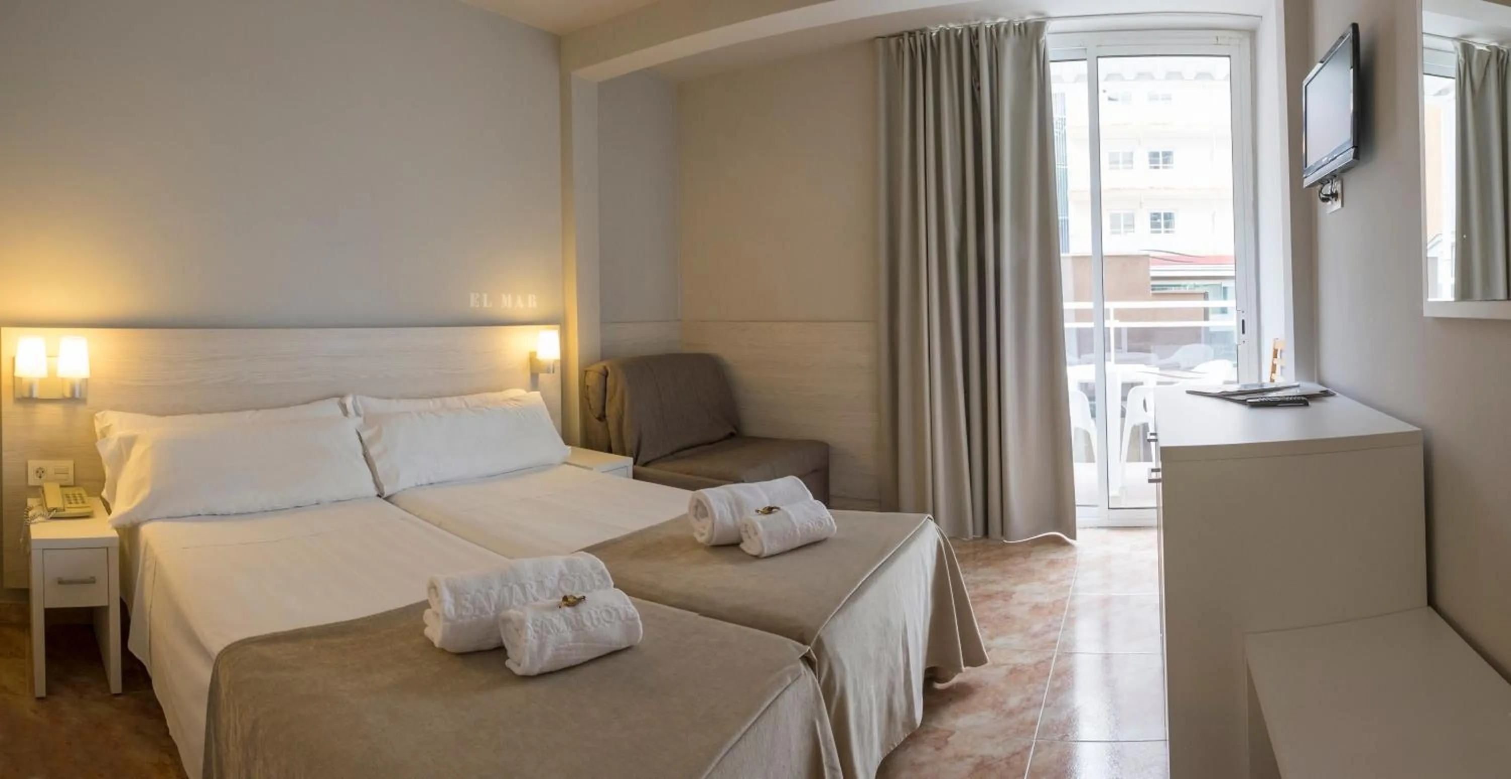 Bedroom, Bed in Rosamar Maritim 4*