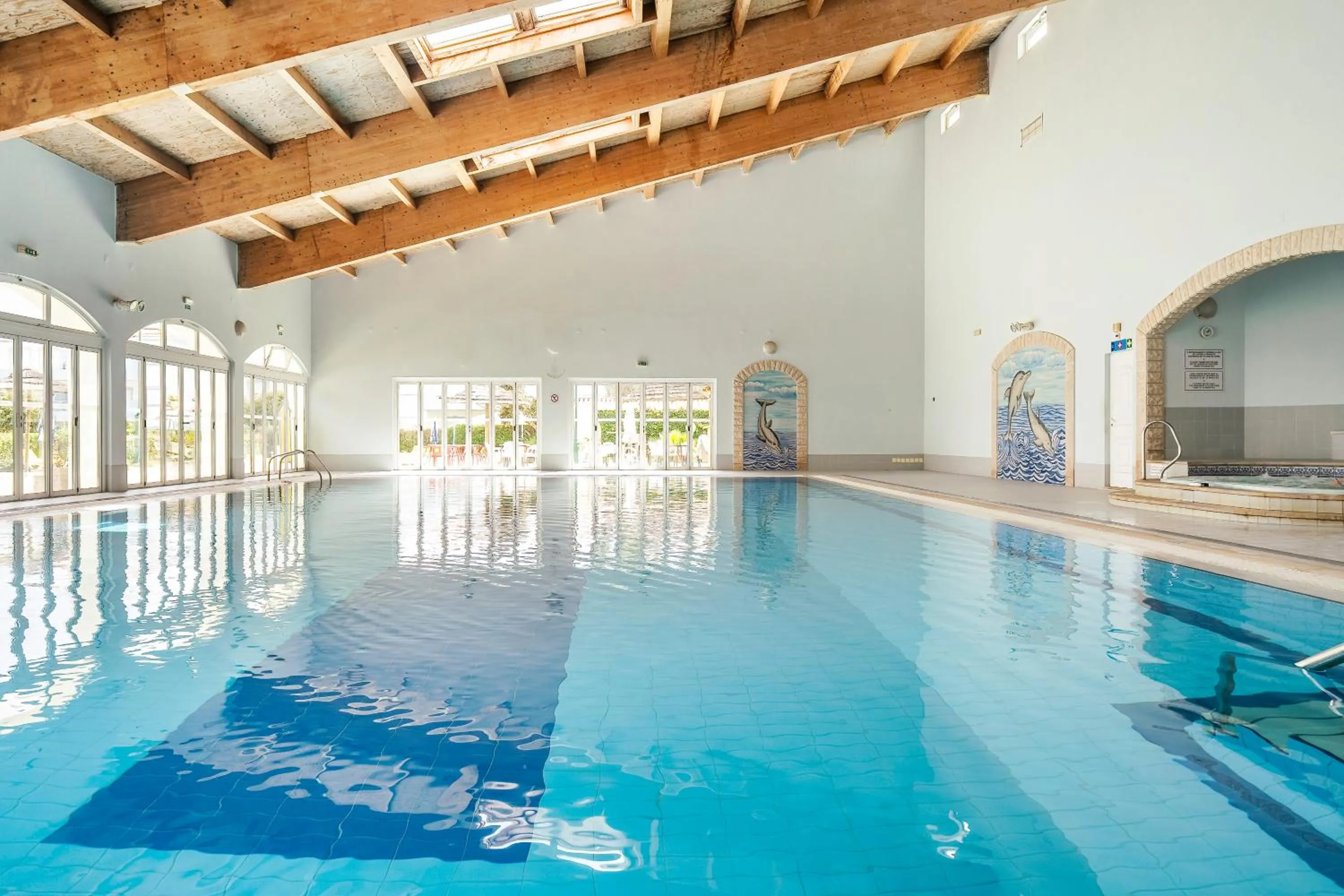 Pool View 2 bedroom 1st floor apartment, Oasis Parque near Alvor AT14