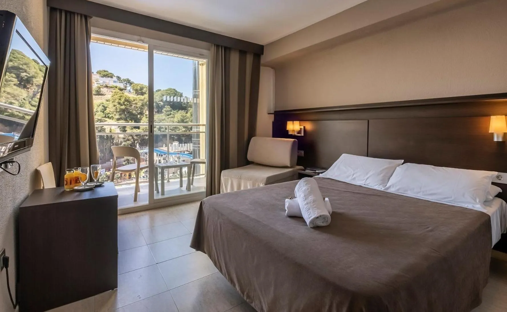 Bedroom, Bed in Hotel Rosamar Garden Resort 4*