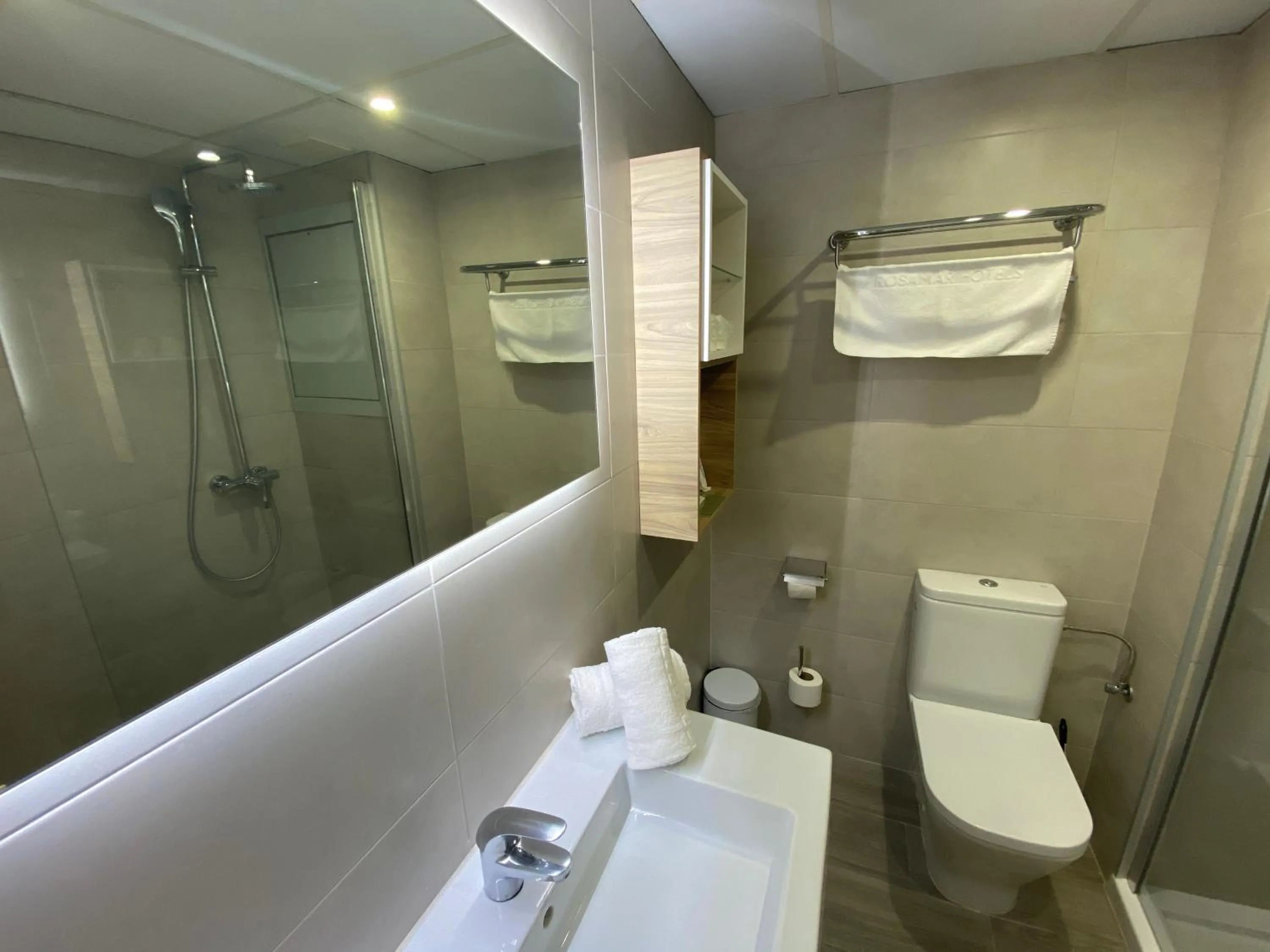 Bathroom in Hotel Rosamar Garden Resort 4*
