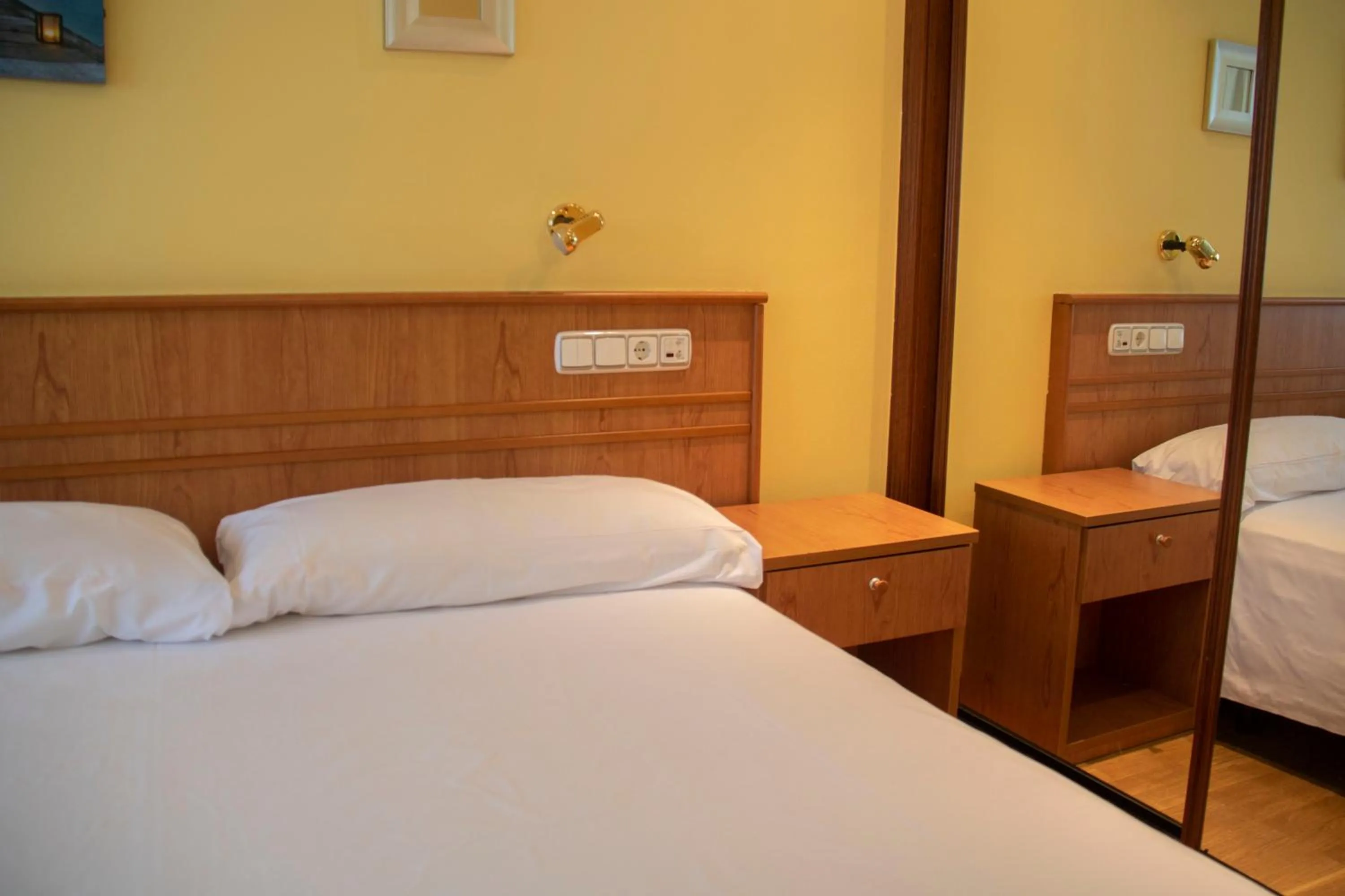 Photo of the whole room, Bed in Hotel Alda Estación Oviedo