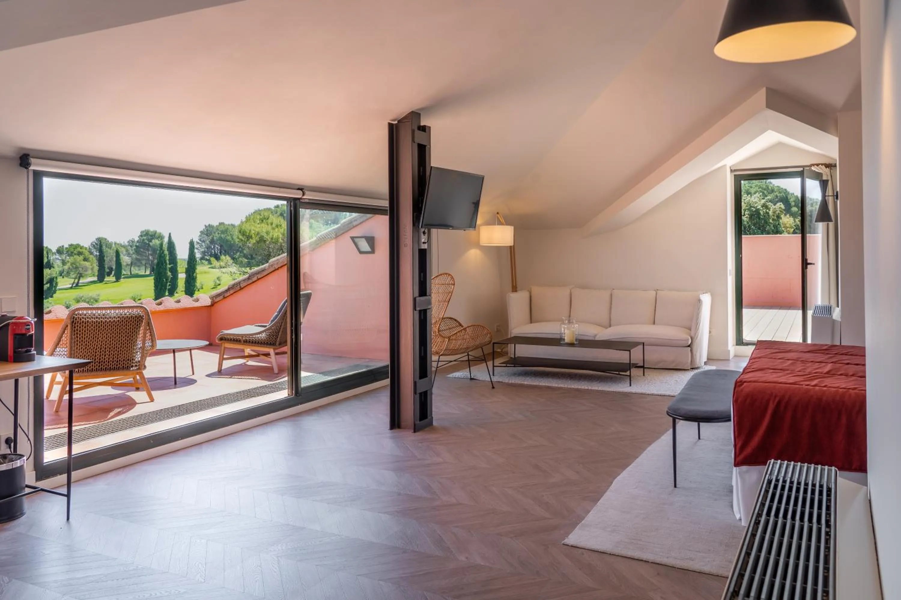 TV and multimedia in Hotel TorreMirona Golf & Spa