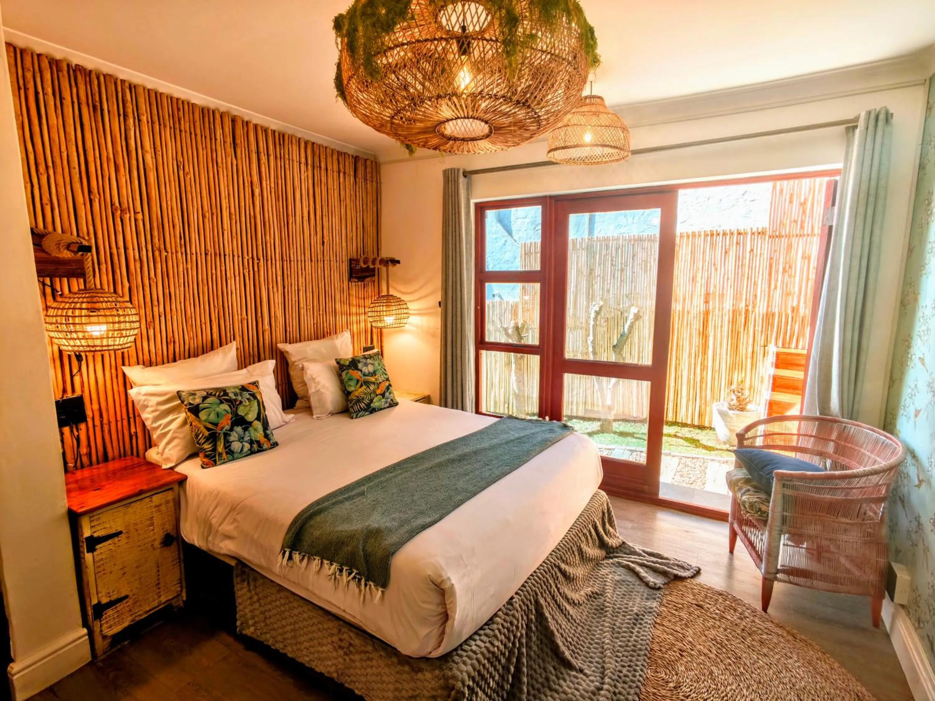 Photo of the whole room in Beachwood Camps Bay