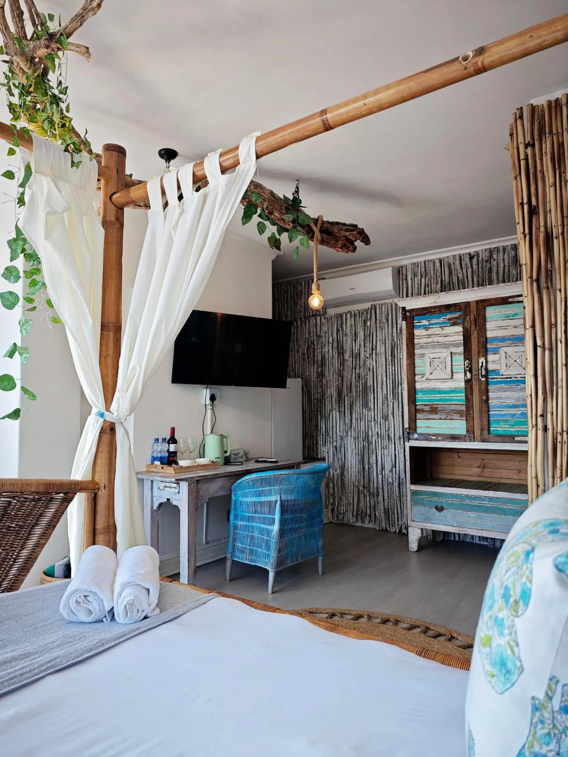 TV and multimedia in Beachwood Camps Bay