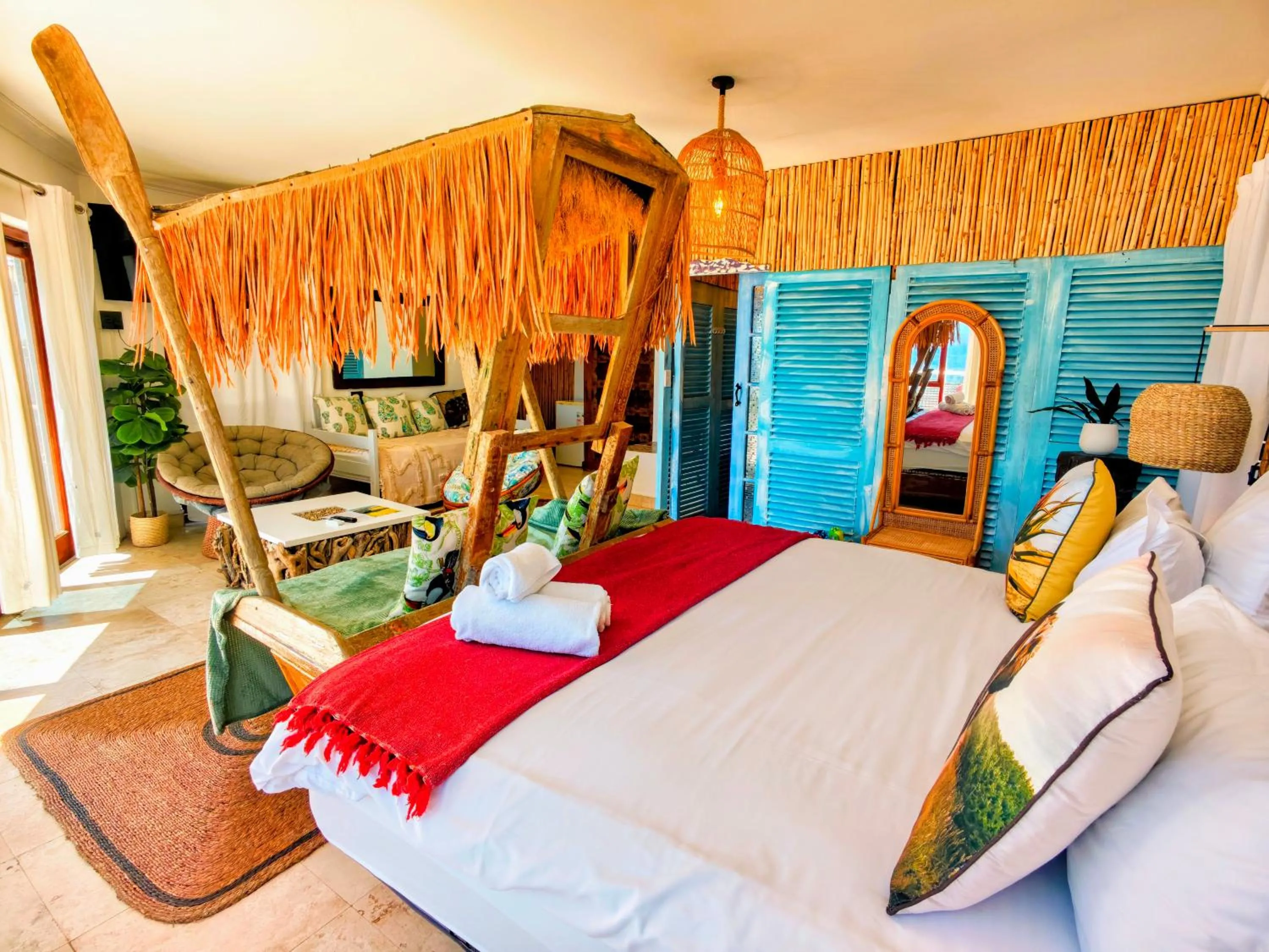 Photo of the whole room in Beachwood Camps Bay