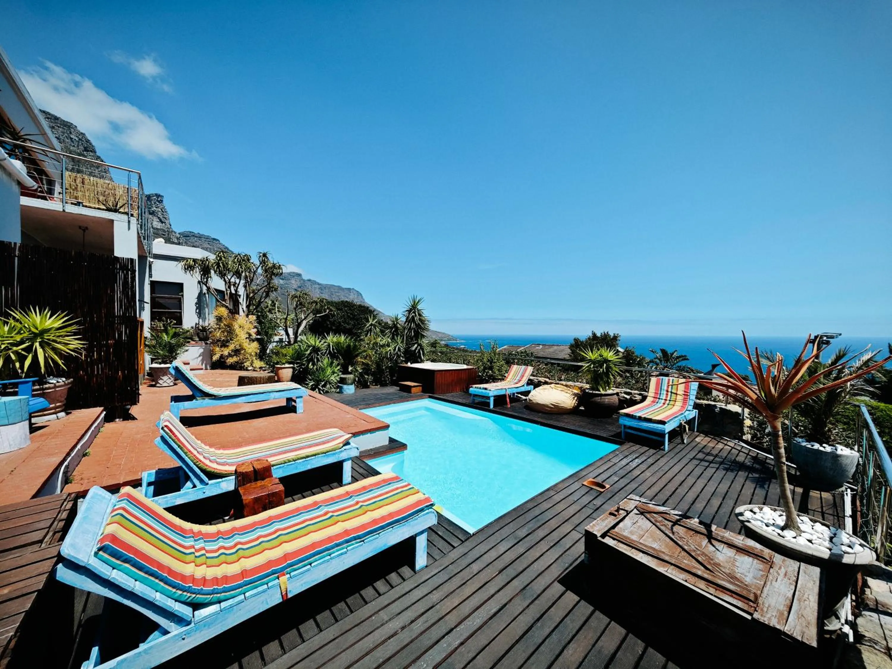 Pool view in Beachwood Camps Bay