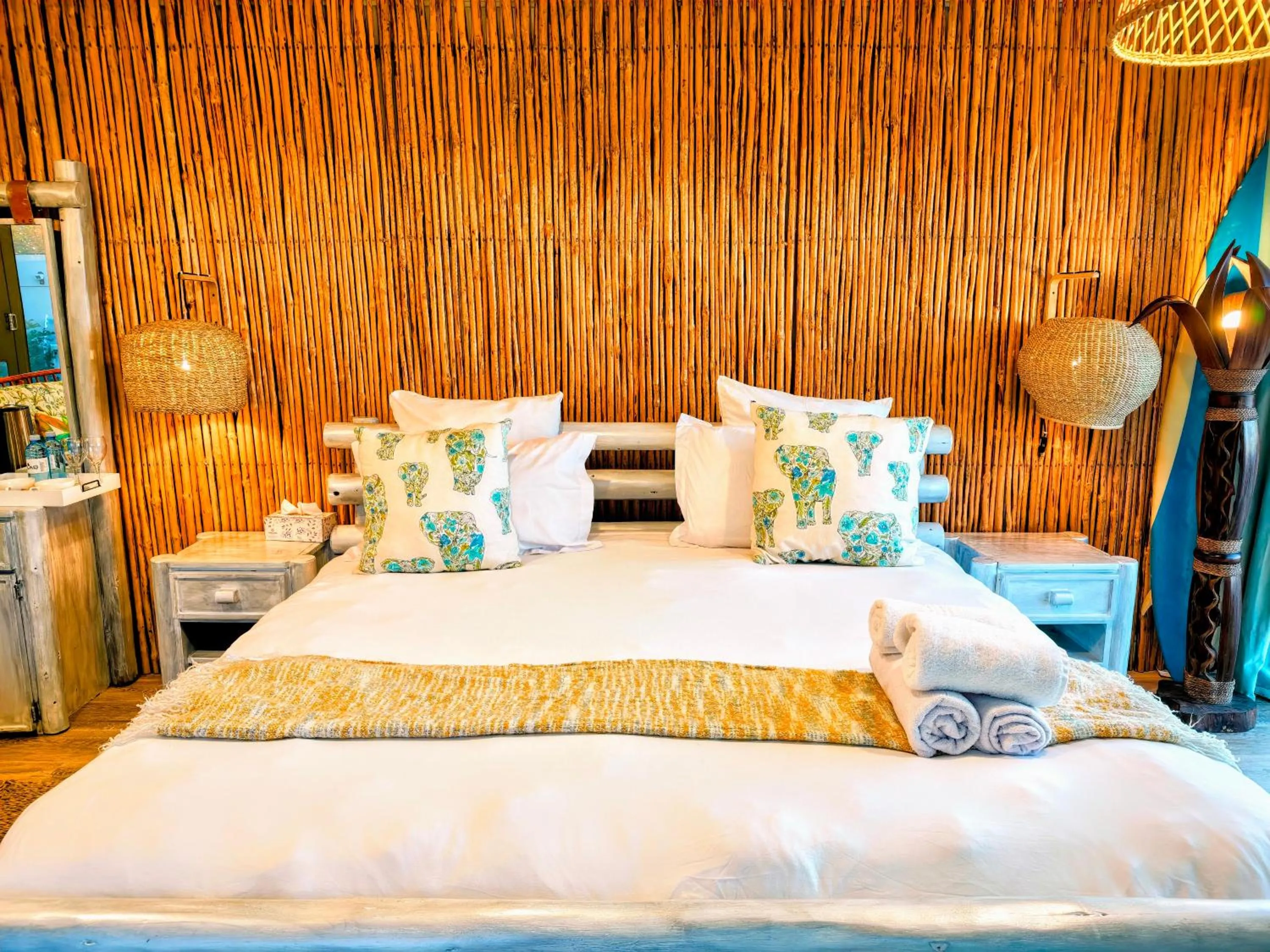 Bed in Beachwood Camps Bay