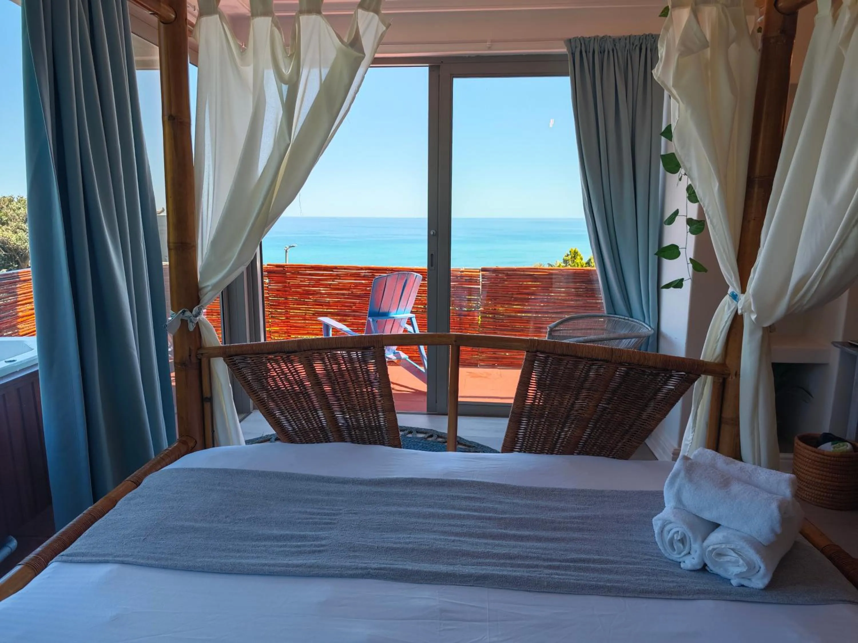 Photo of the whole room in Beachwood Camps Bay