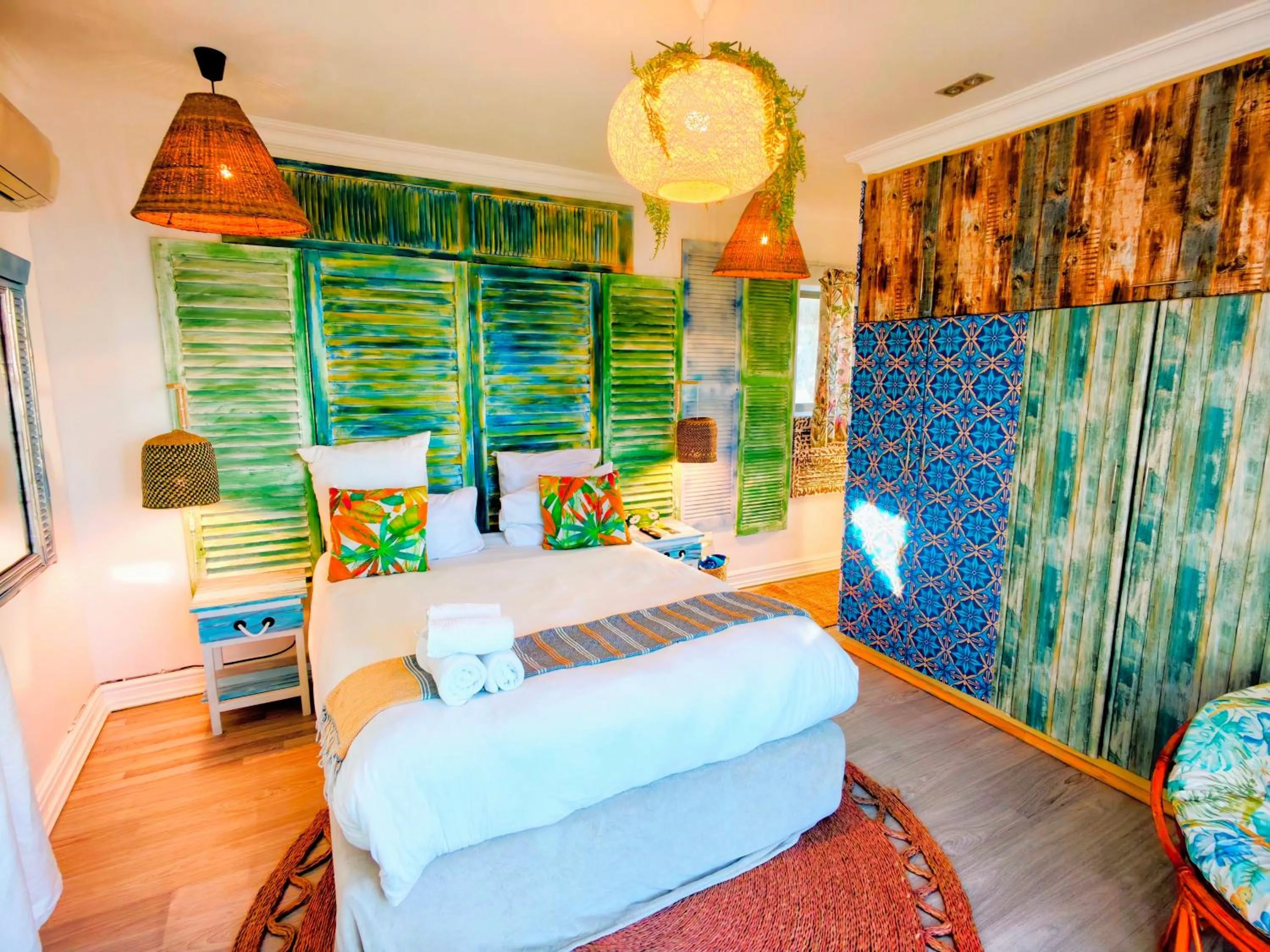 Photo of the whole room in Beachwood Camps Bay