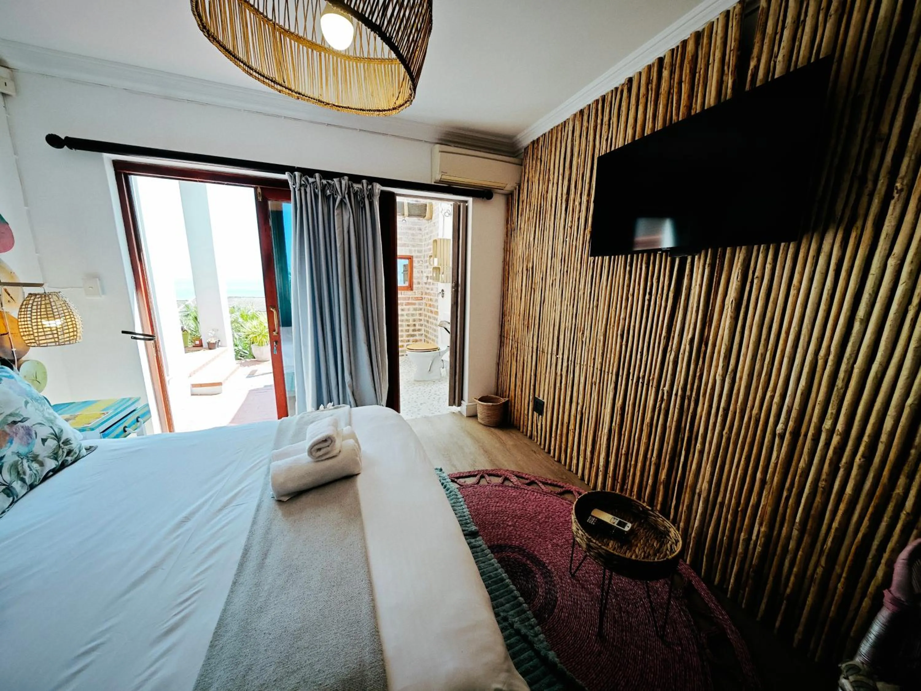 Photo of the whole room in Beachwood Camps Bay