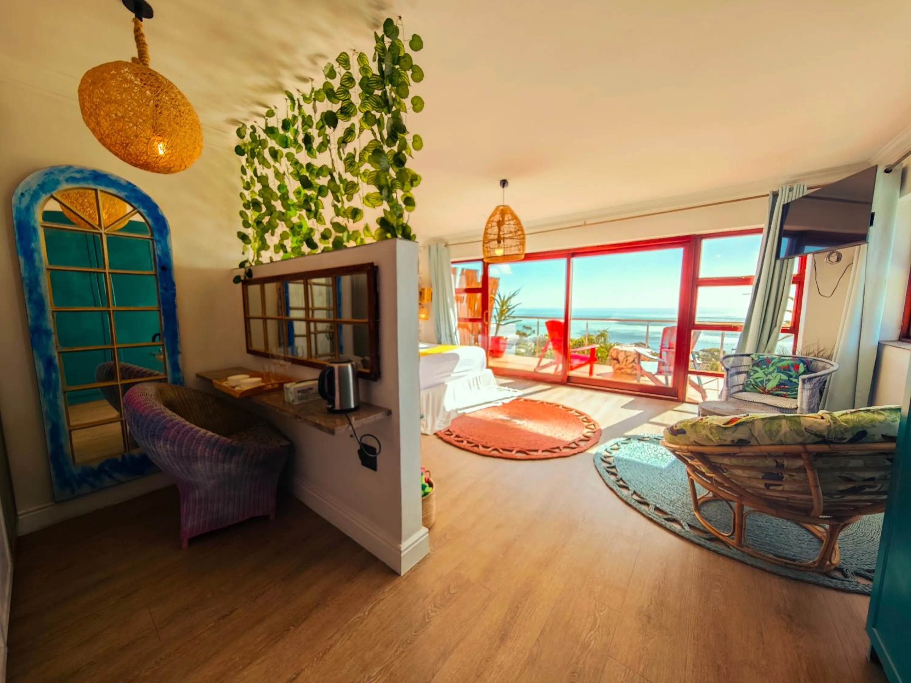 Photo of the whole room in Beachwood Camps Bay