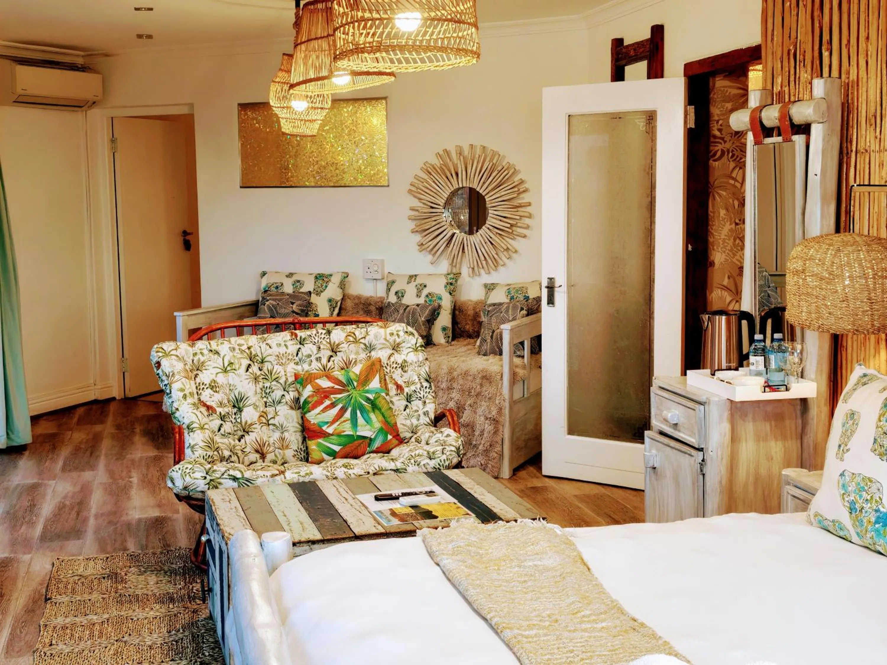 Photo of the whole room in Beachwood Camps Bay