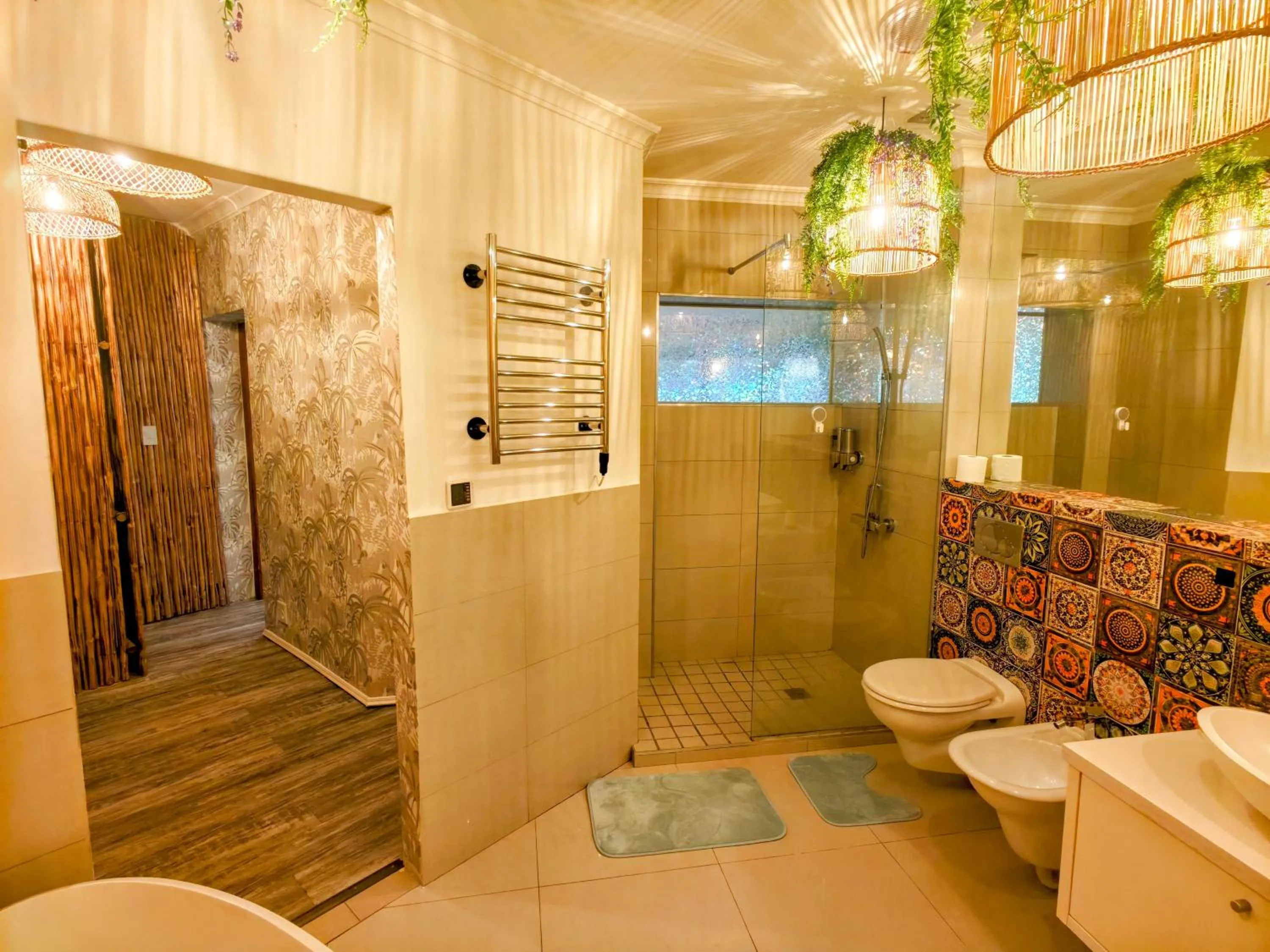Shower in Beachwood Camps Bay