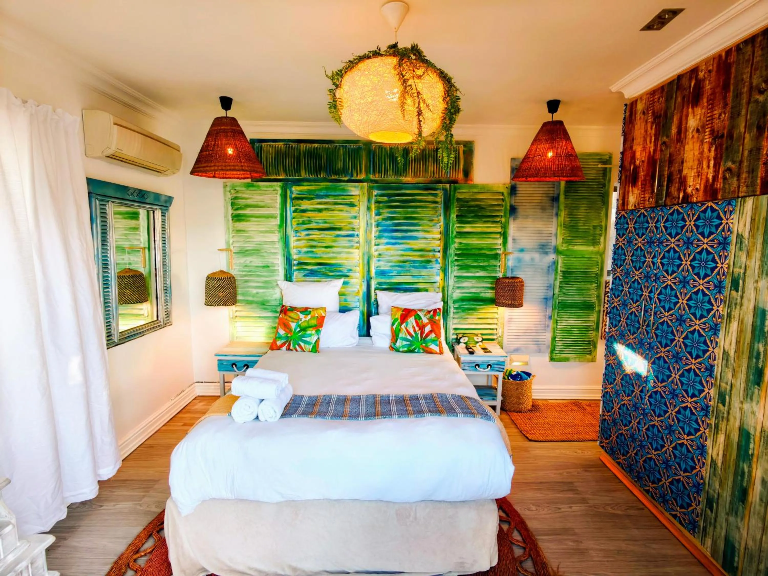 Photo of the whole room in Beachwood Camps Bay