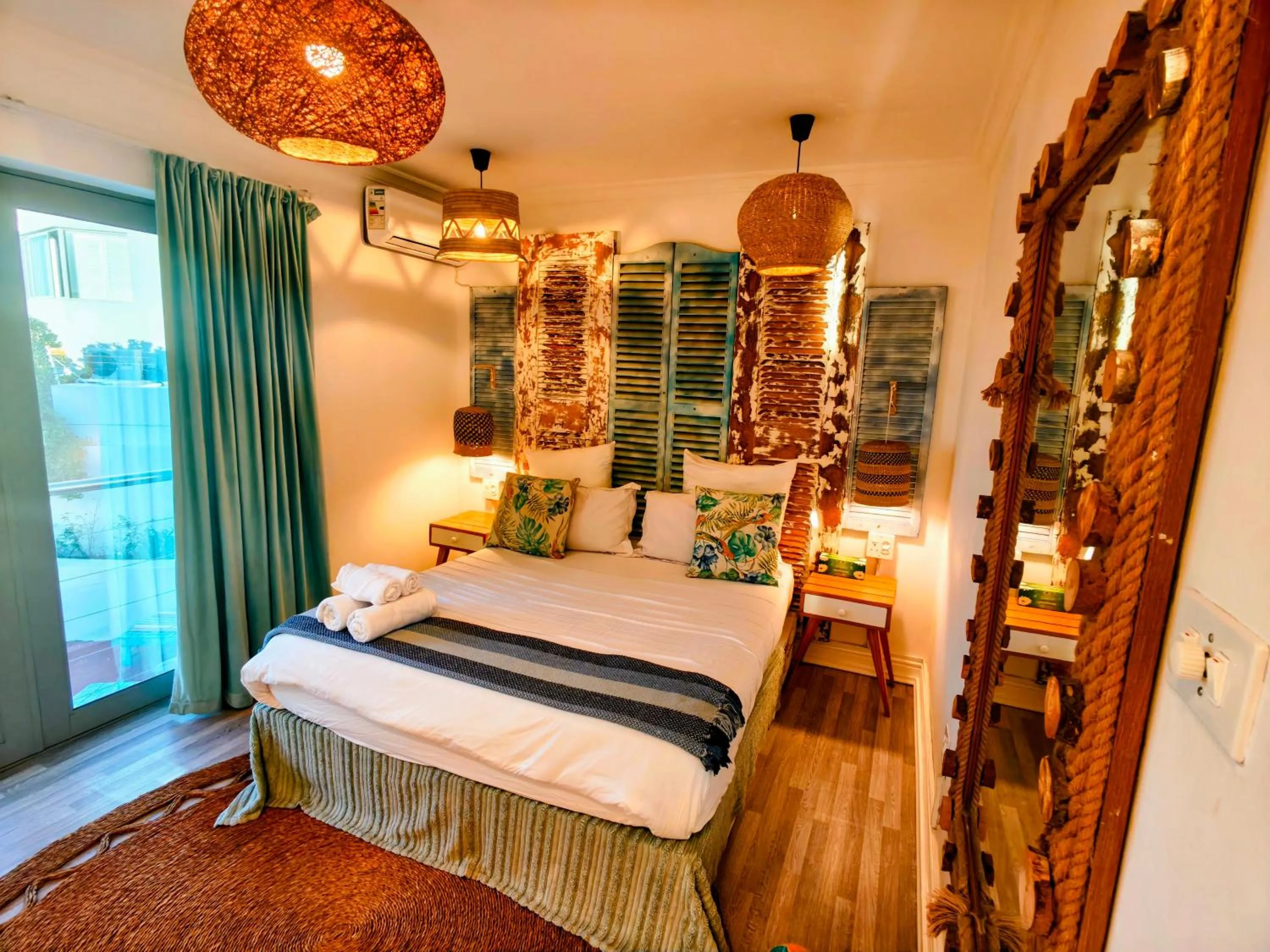 Photo of the whole room in Beachwood Camps Bay