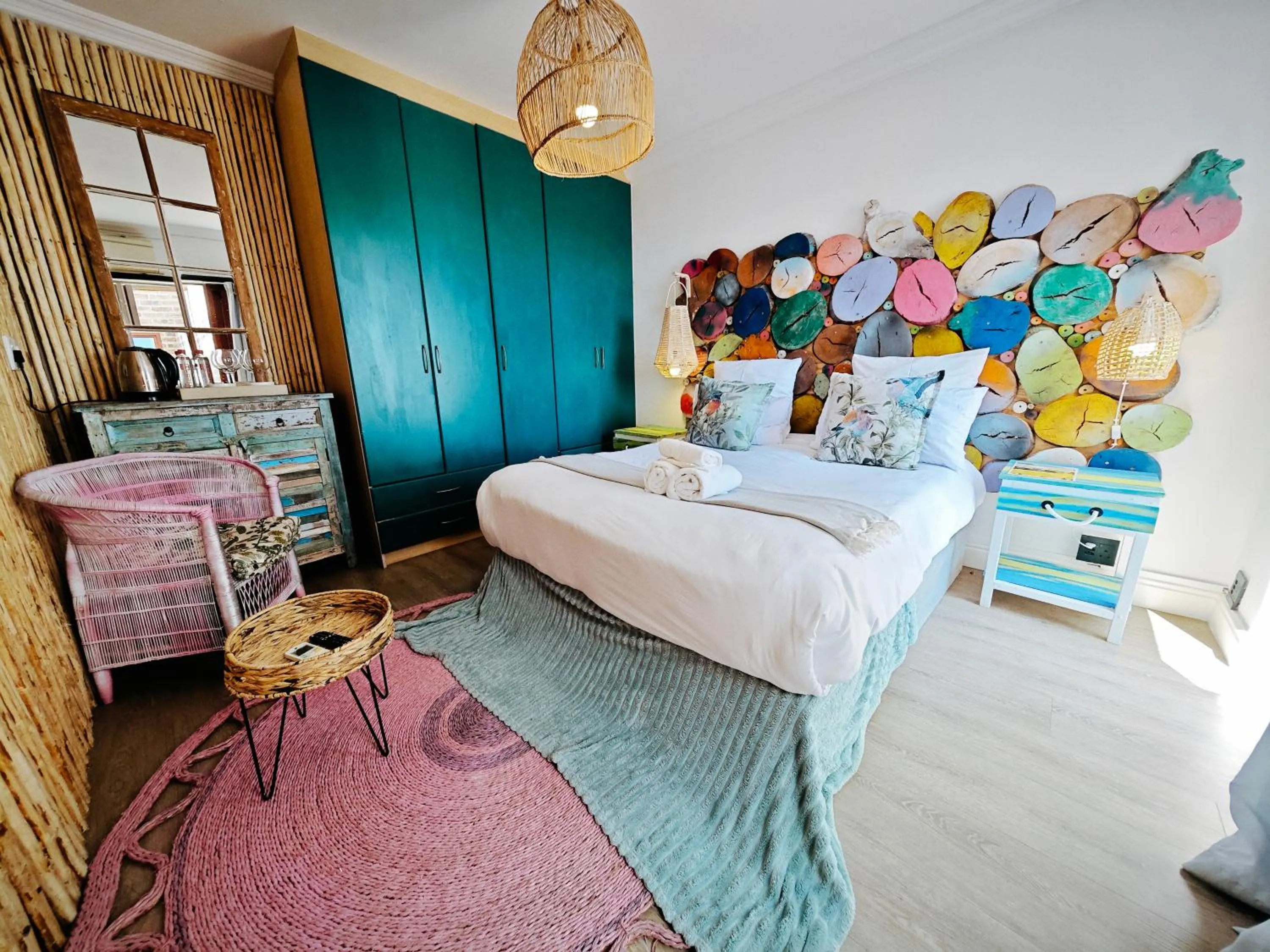Photo of the whole room in Beachwood Camps Bay