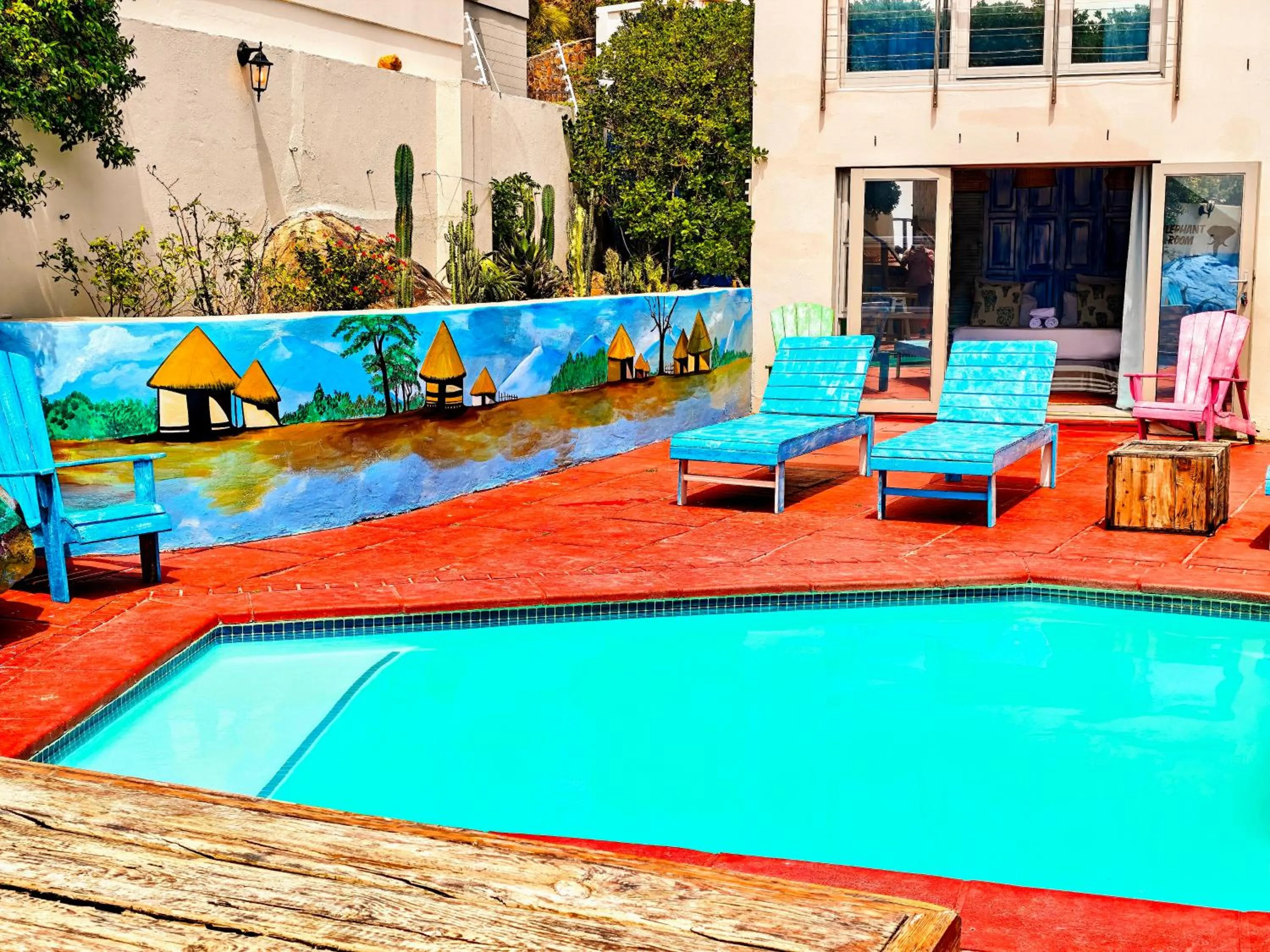 Pool view in Beachwood Camps Bay