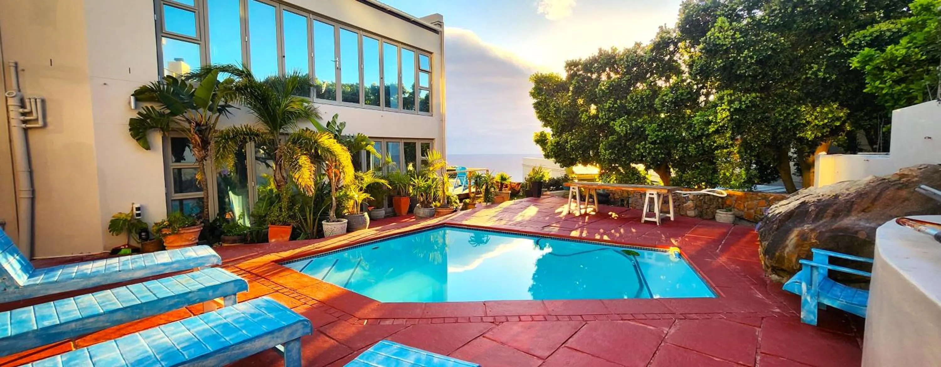 Property building in Beachwood Camps Bay