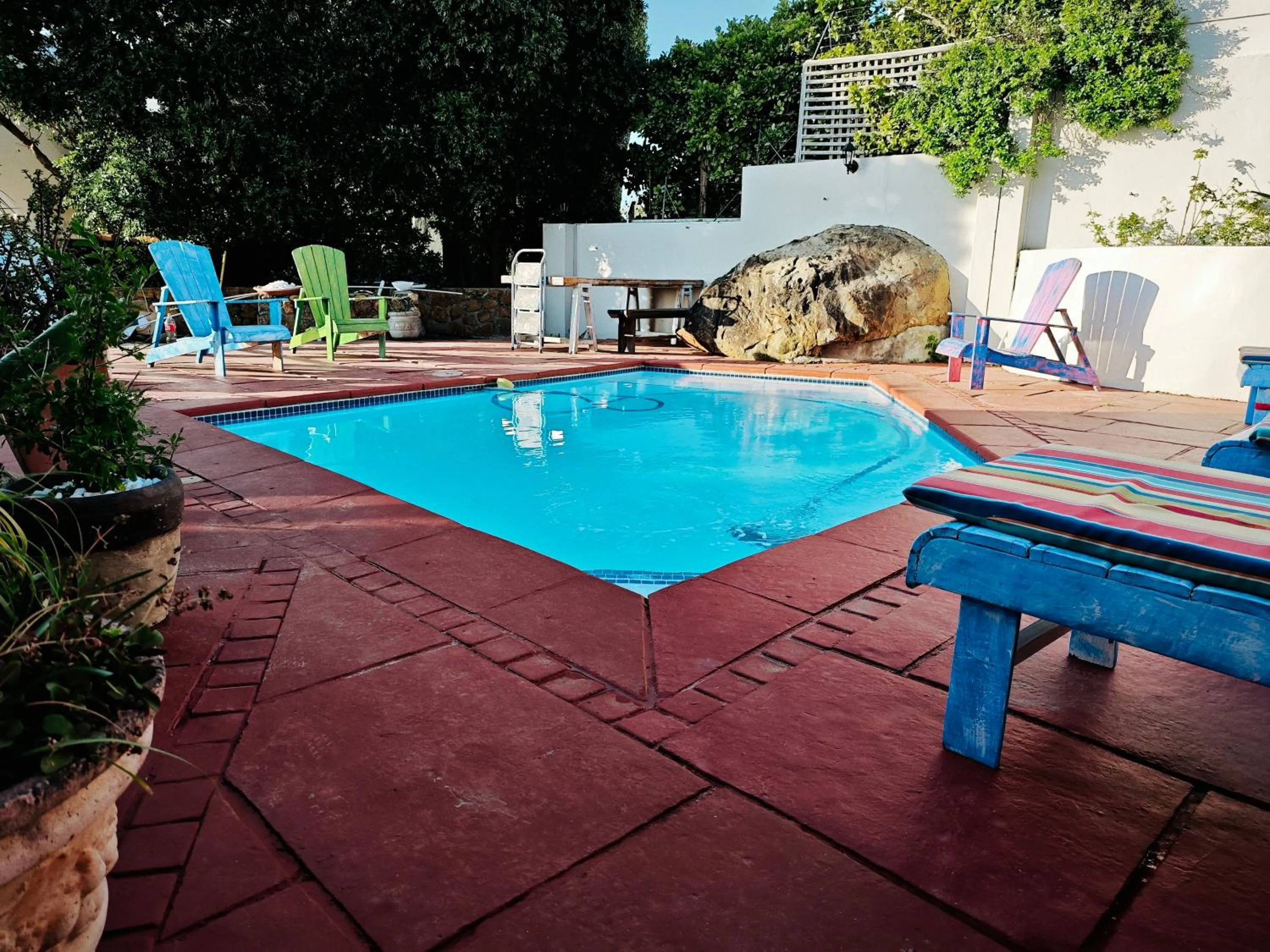 Swimming pool in Beachwood Camps Bay