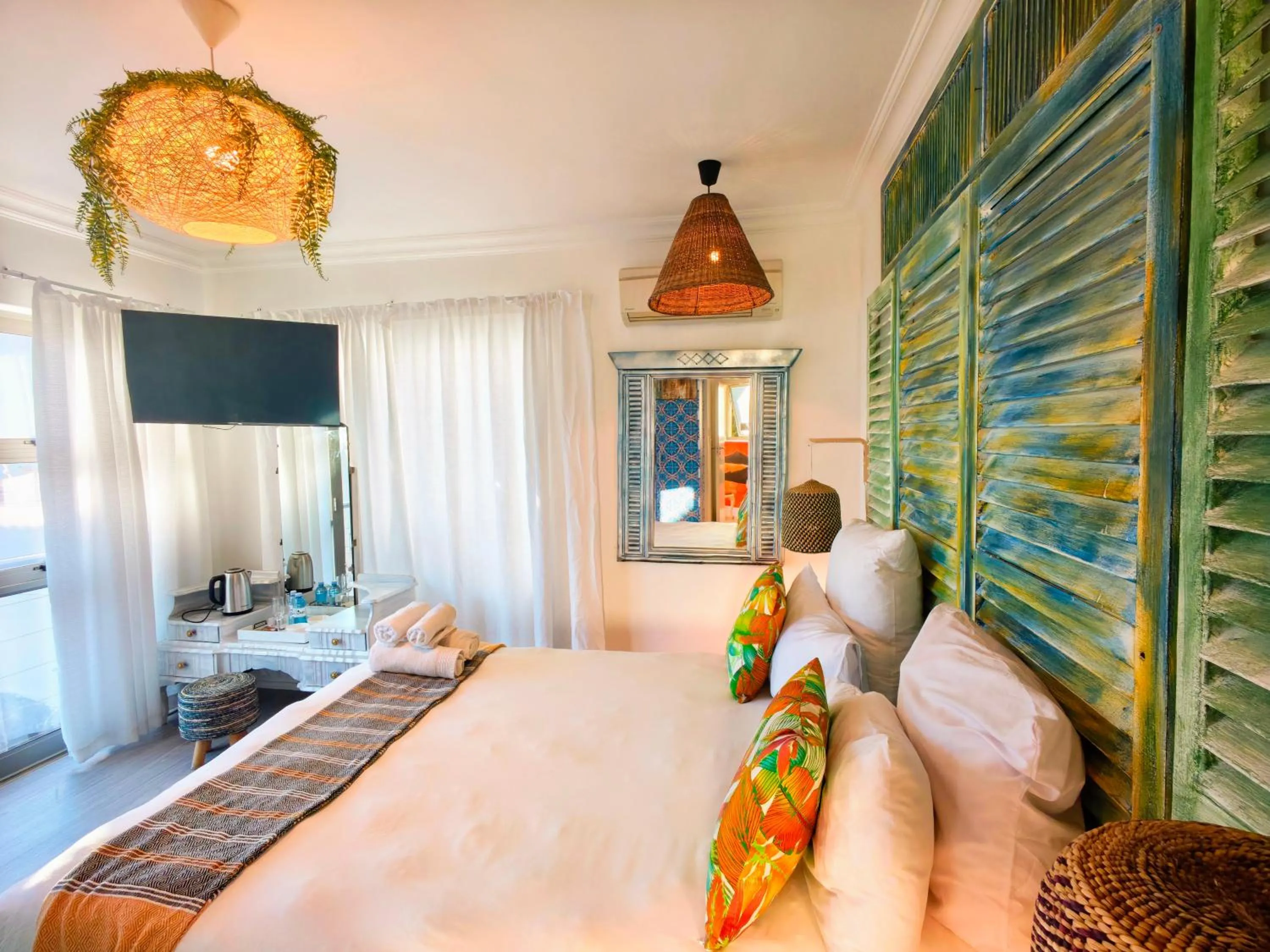 Photo of the whole room in Beachwood Camps Bay
