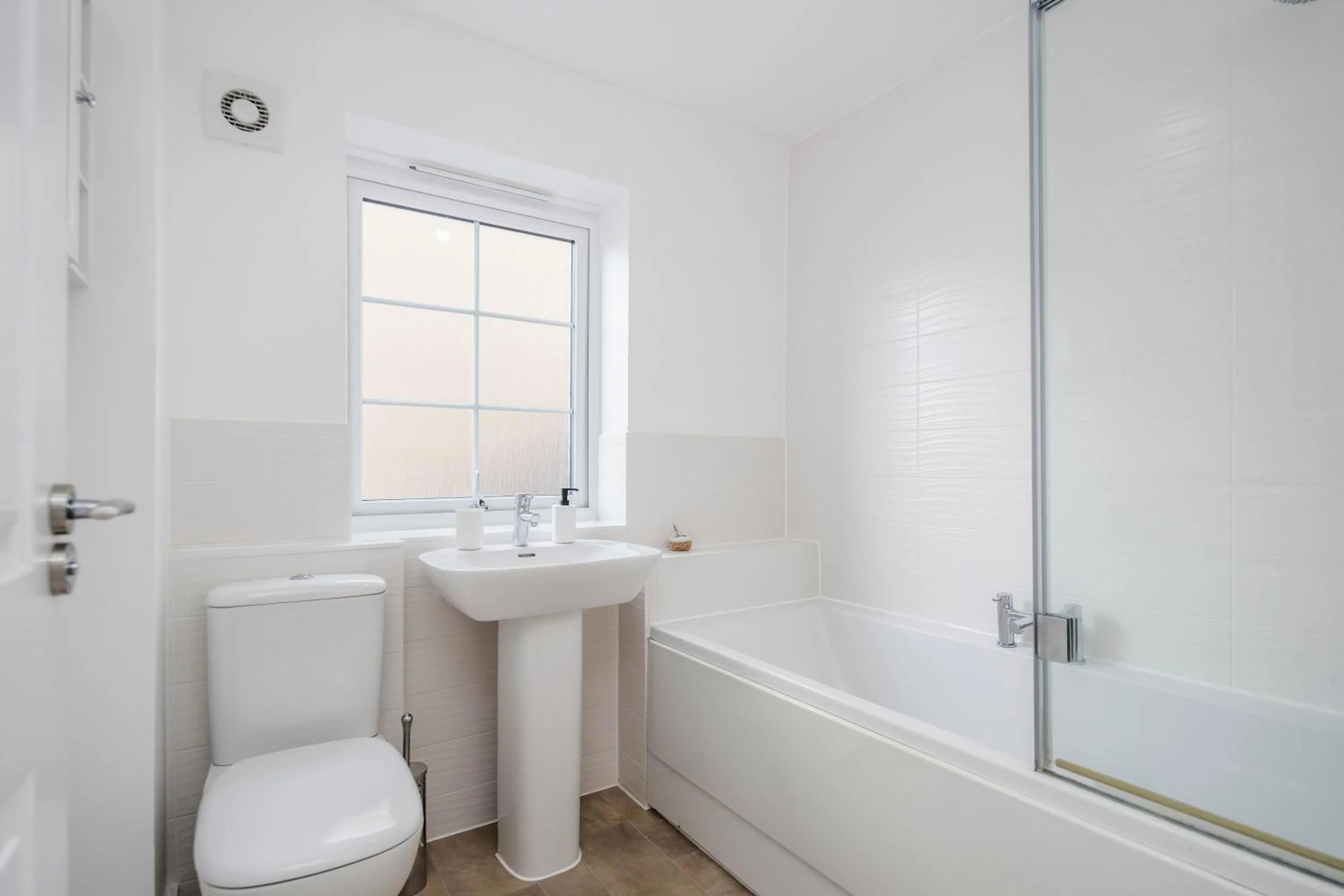 Shower in Spacious Stay I 5 BDR House with Modern Amenities I Parking I WiFi