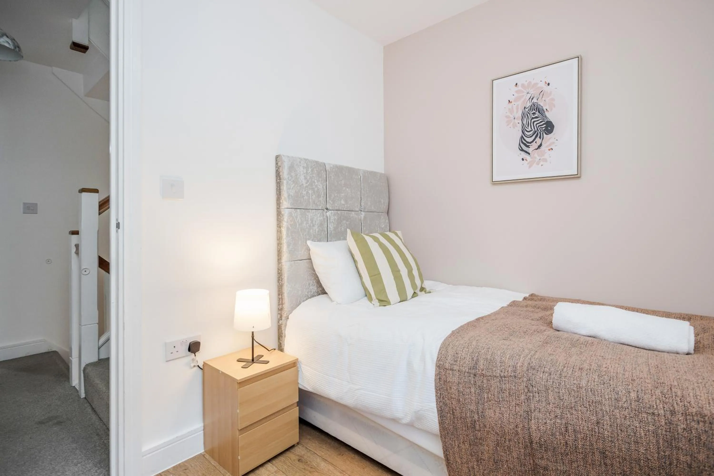 Bed in Spacious Stay I 5 BDR House with Modern Amenities I Parking I WiFi