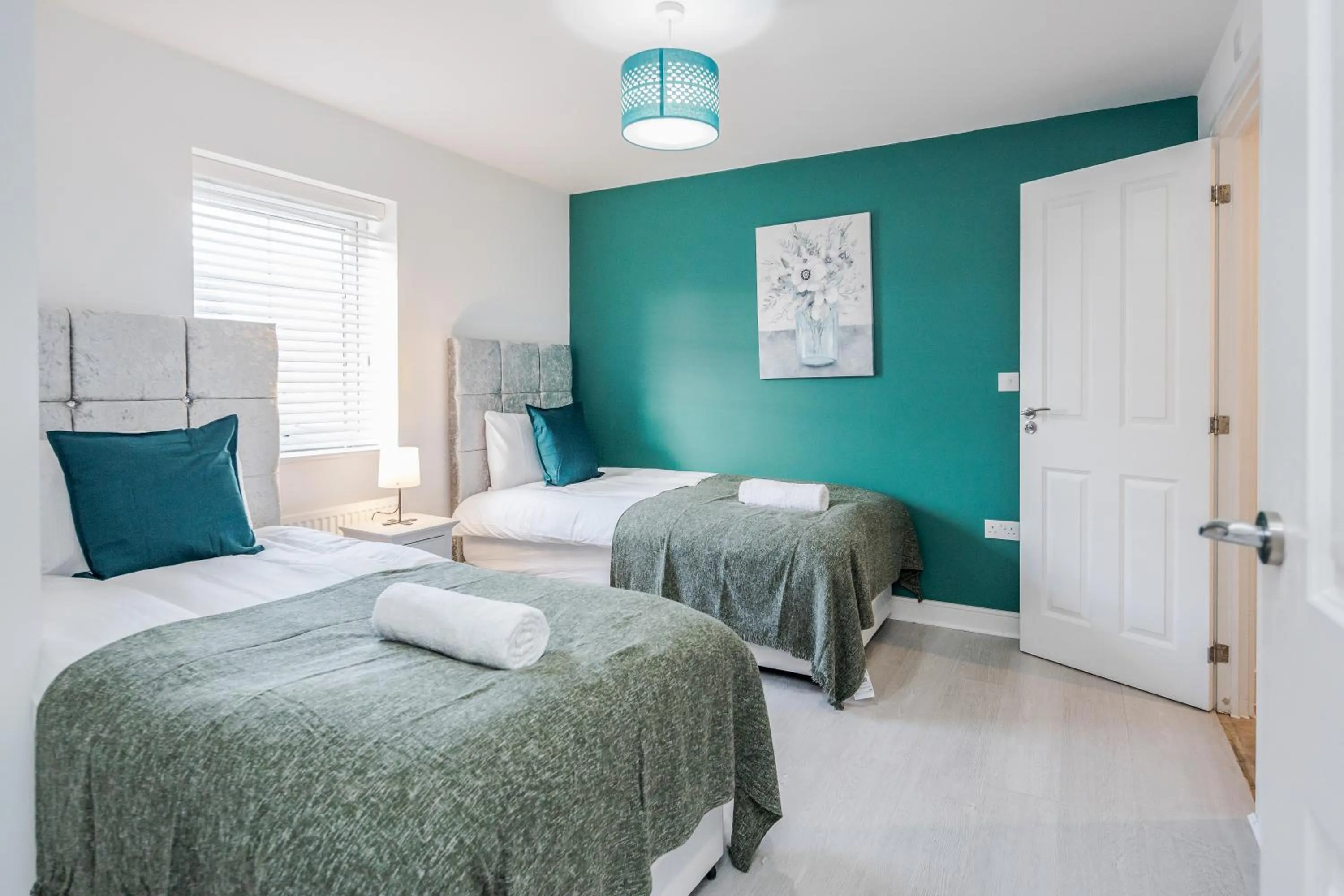Bed in Spacious Stay I 5 BDR House with Modern Amenities I Parking I WiFi