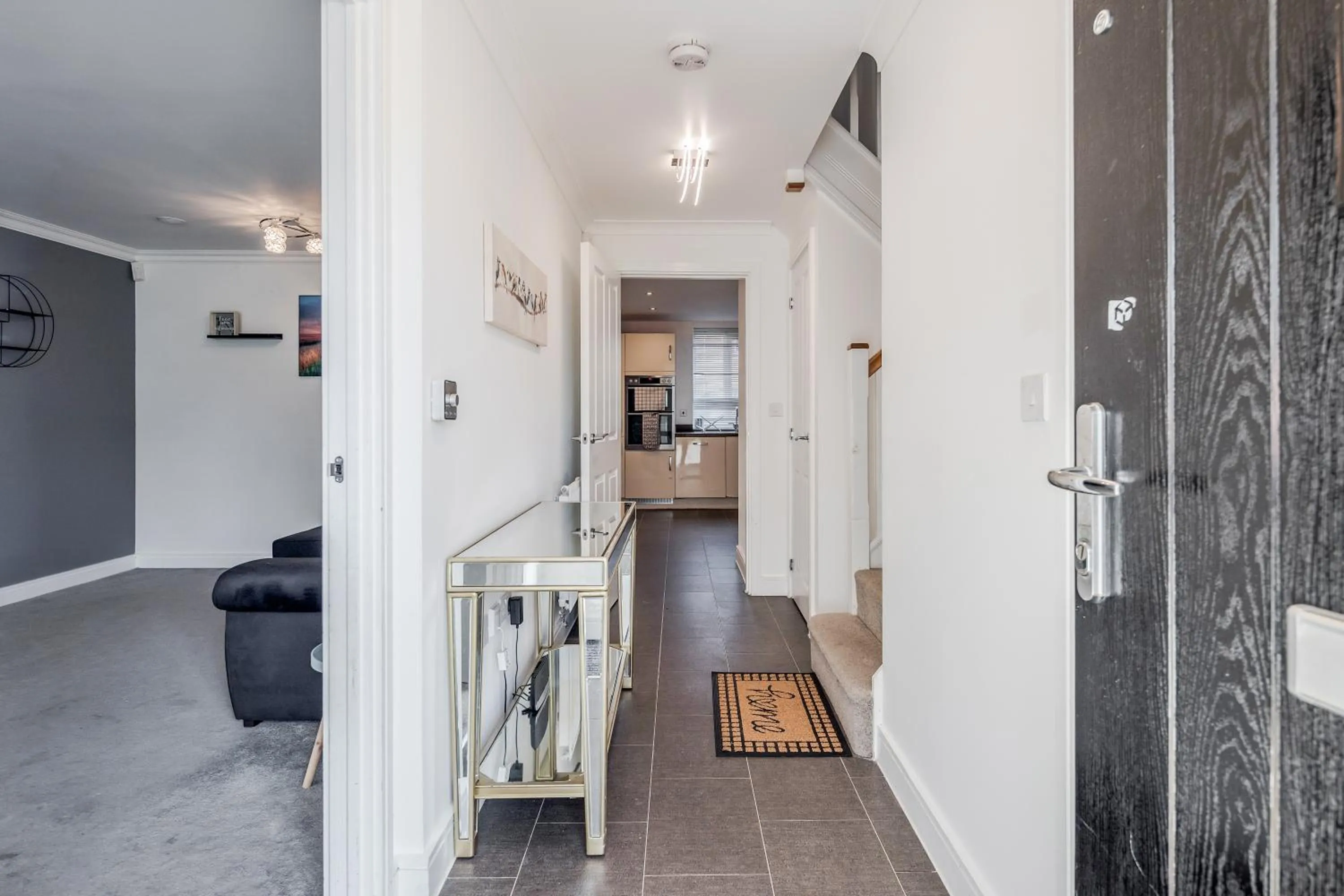 Kitchen or kitchenette in Spacious Stay I 5 BDR House with Modern Amenities I Parking I WiFi
