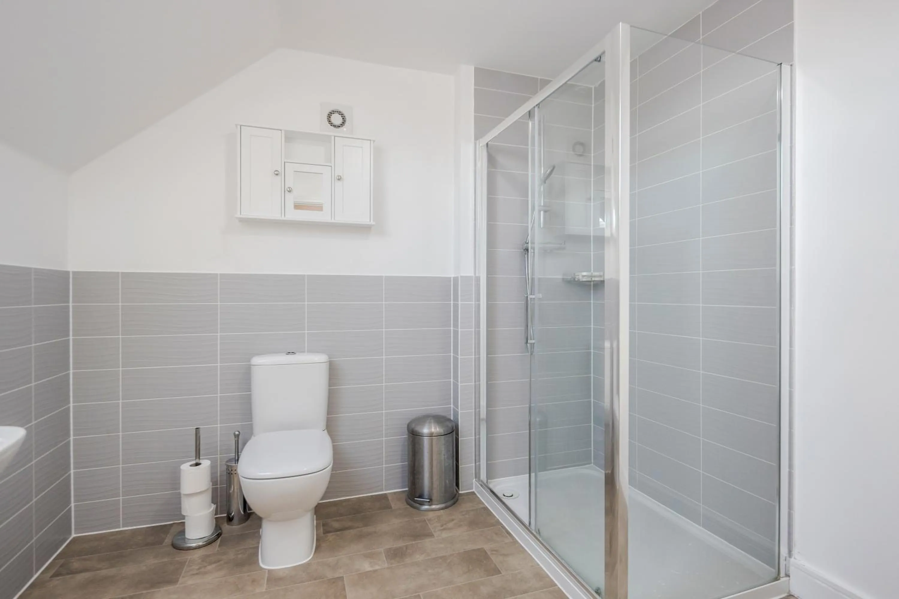 Toilet in Spacious Stay I 5 BDR House with Modern Amenities I Parking I WiFi