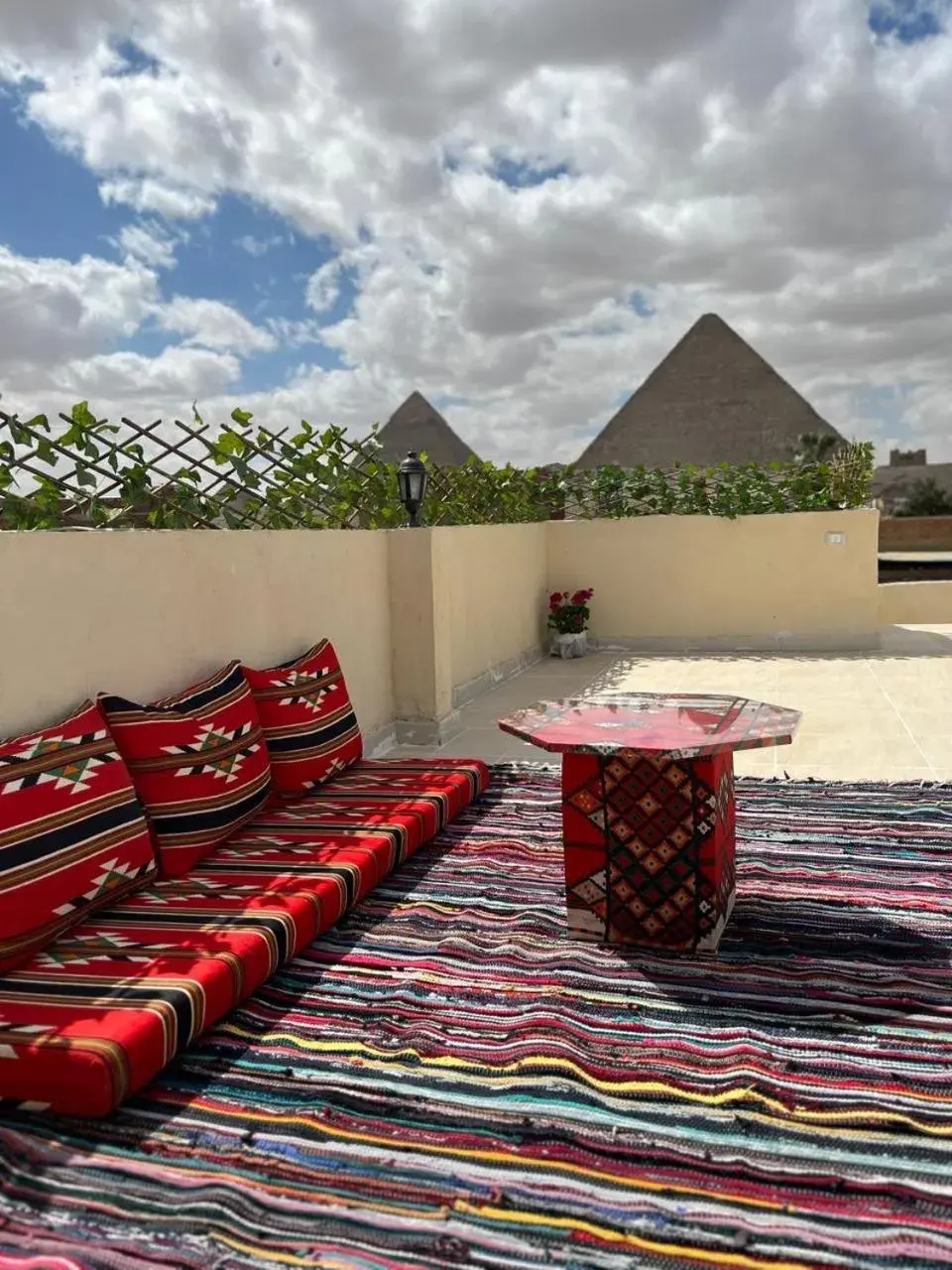 Restaurant/places to eat in Hur Pyramids Inn Restaurant/places to eat in Hur Pyramids Inn