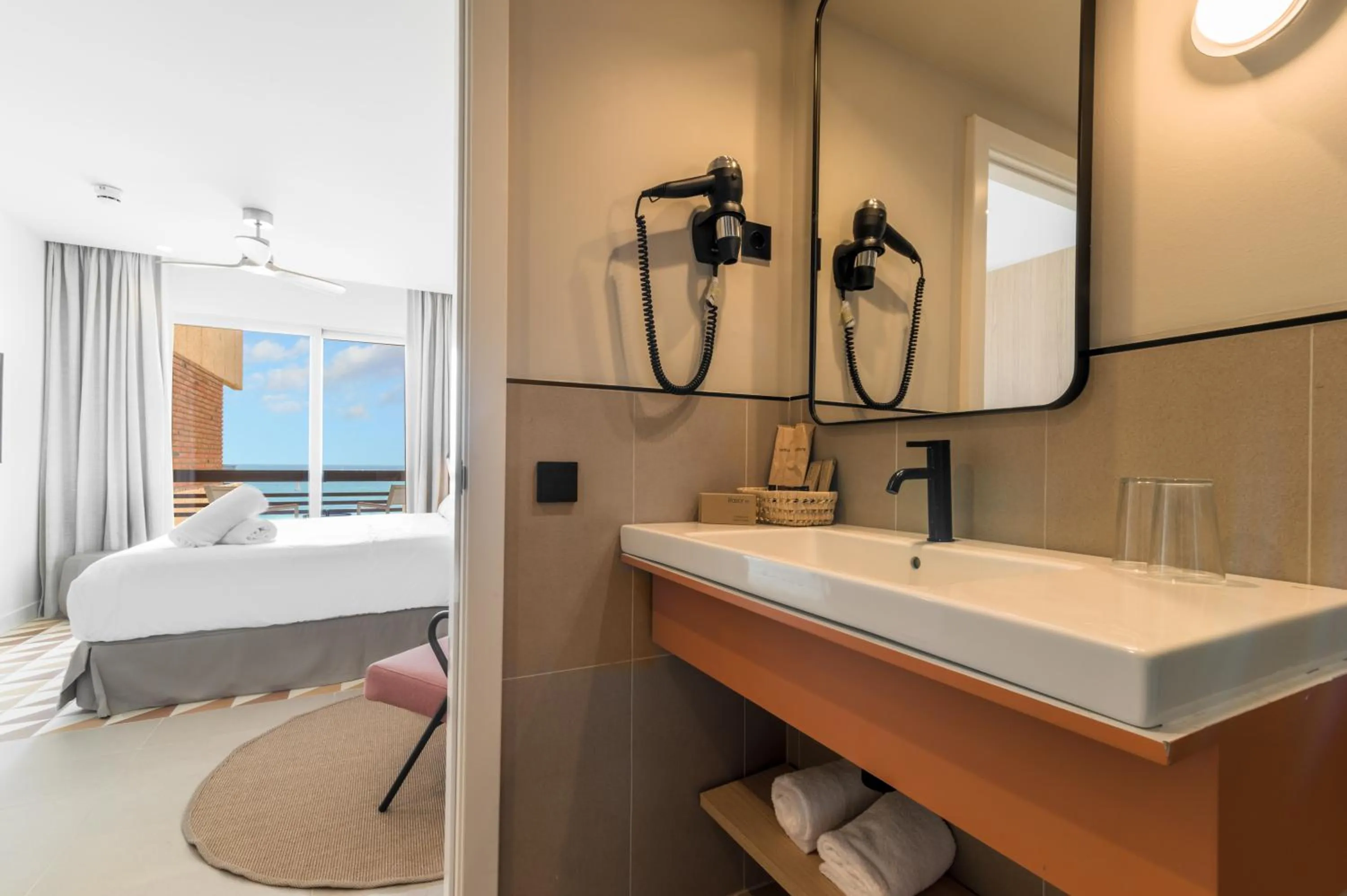 Bathroom, Bed in Akquaaa Boutique Hotel