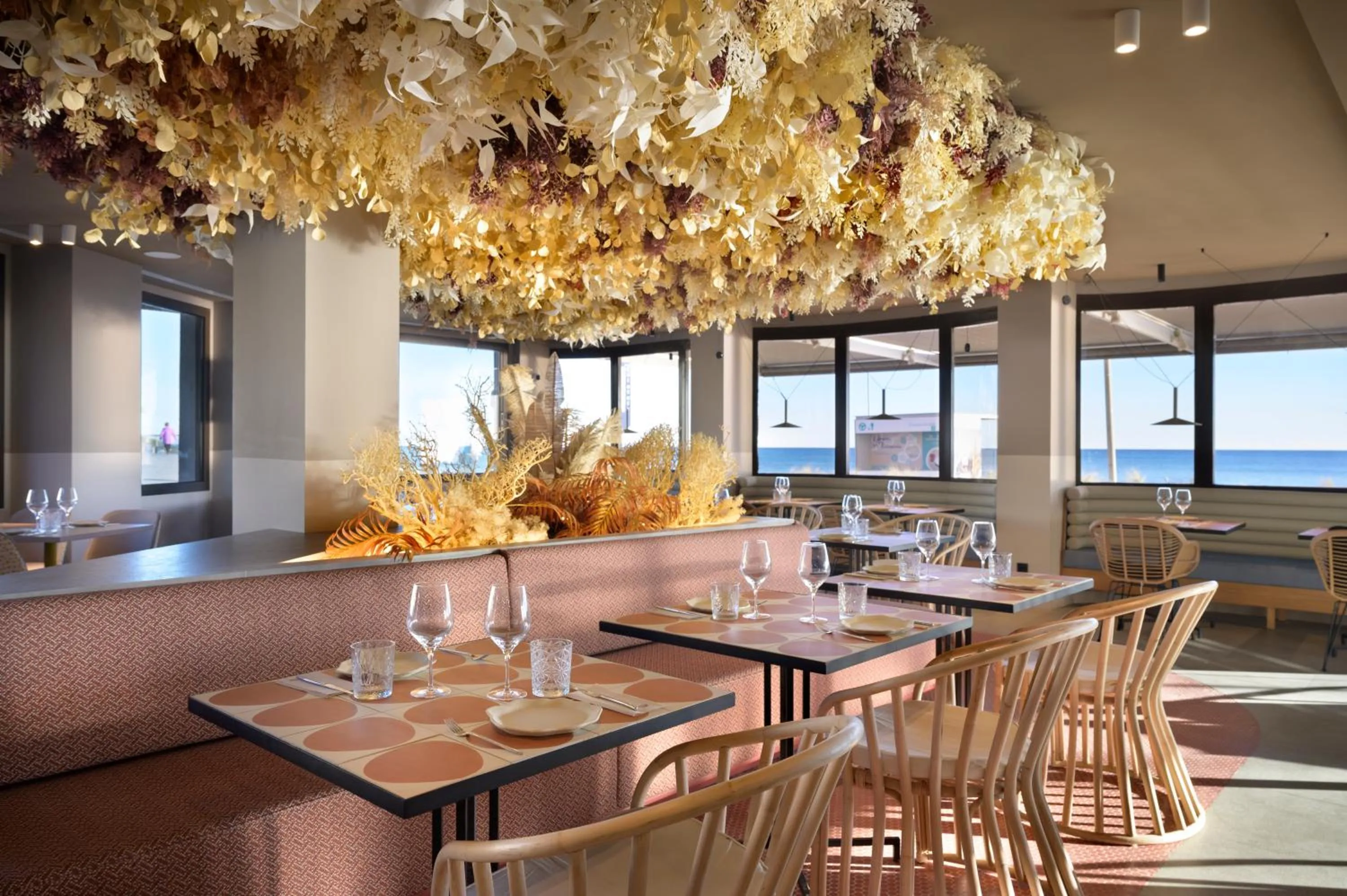 Restaurant/places to eat in Akquaaa Boutique Hotel