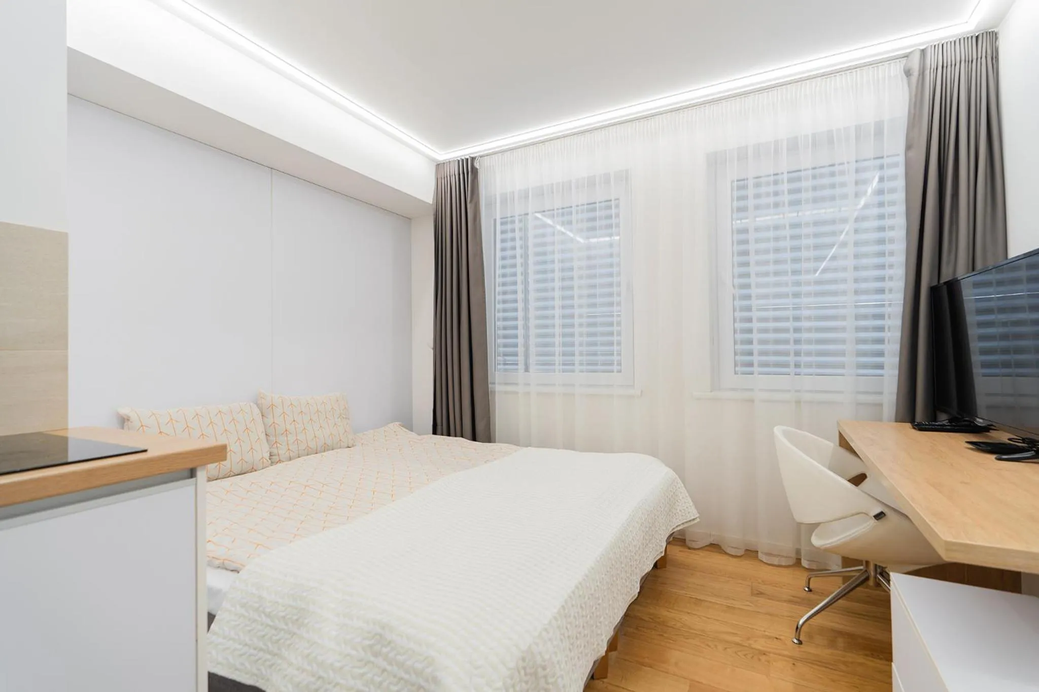 TV and multimedia, Bed in Gynėjų Self Check-in Apartments - Lollo Stay